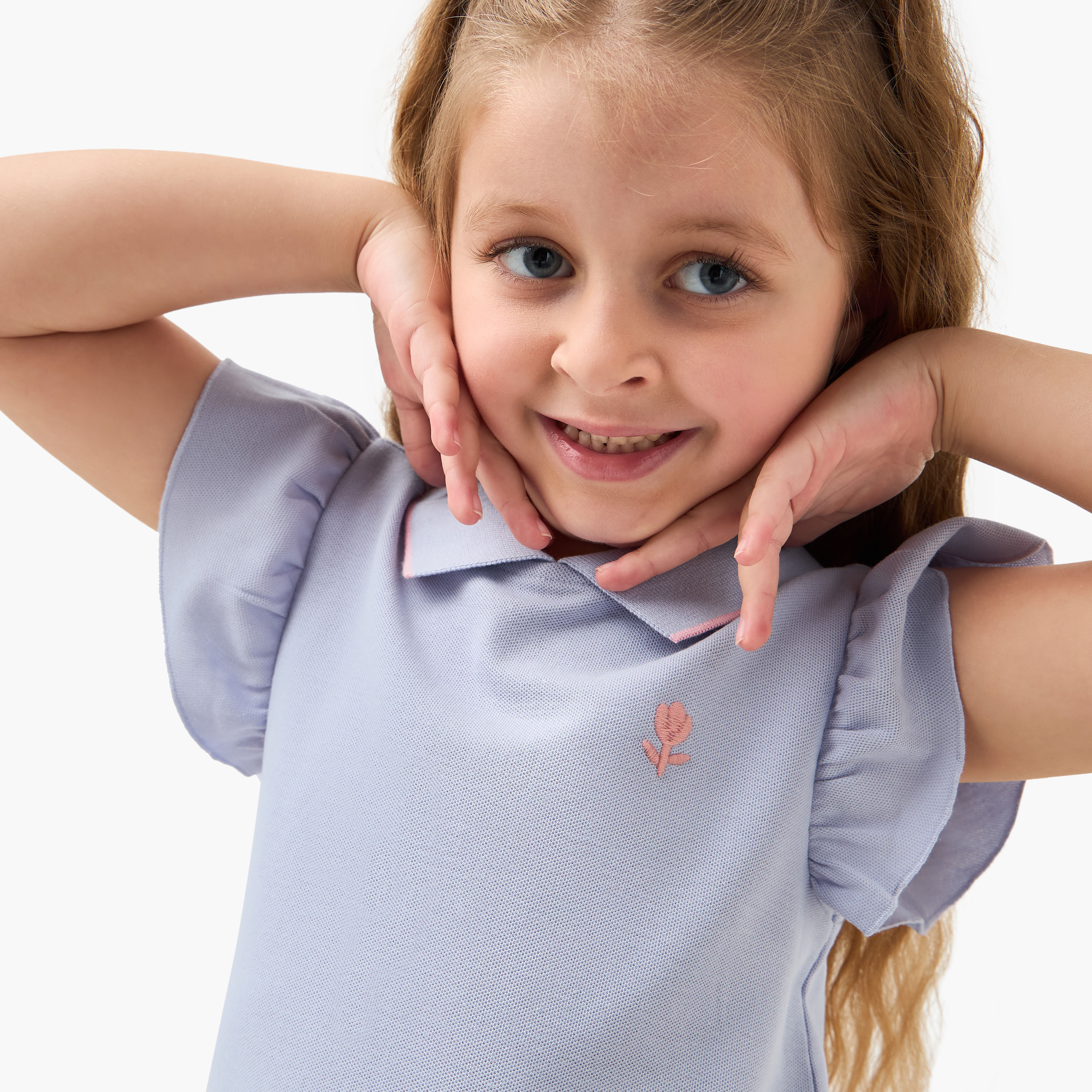 تيشيرت بولو بأكمام قصيرة وتفاصيل تطريز من جونيورز-girls-clothing-tshirts-image-2