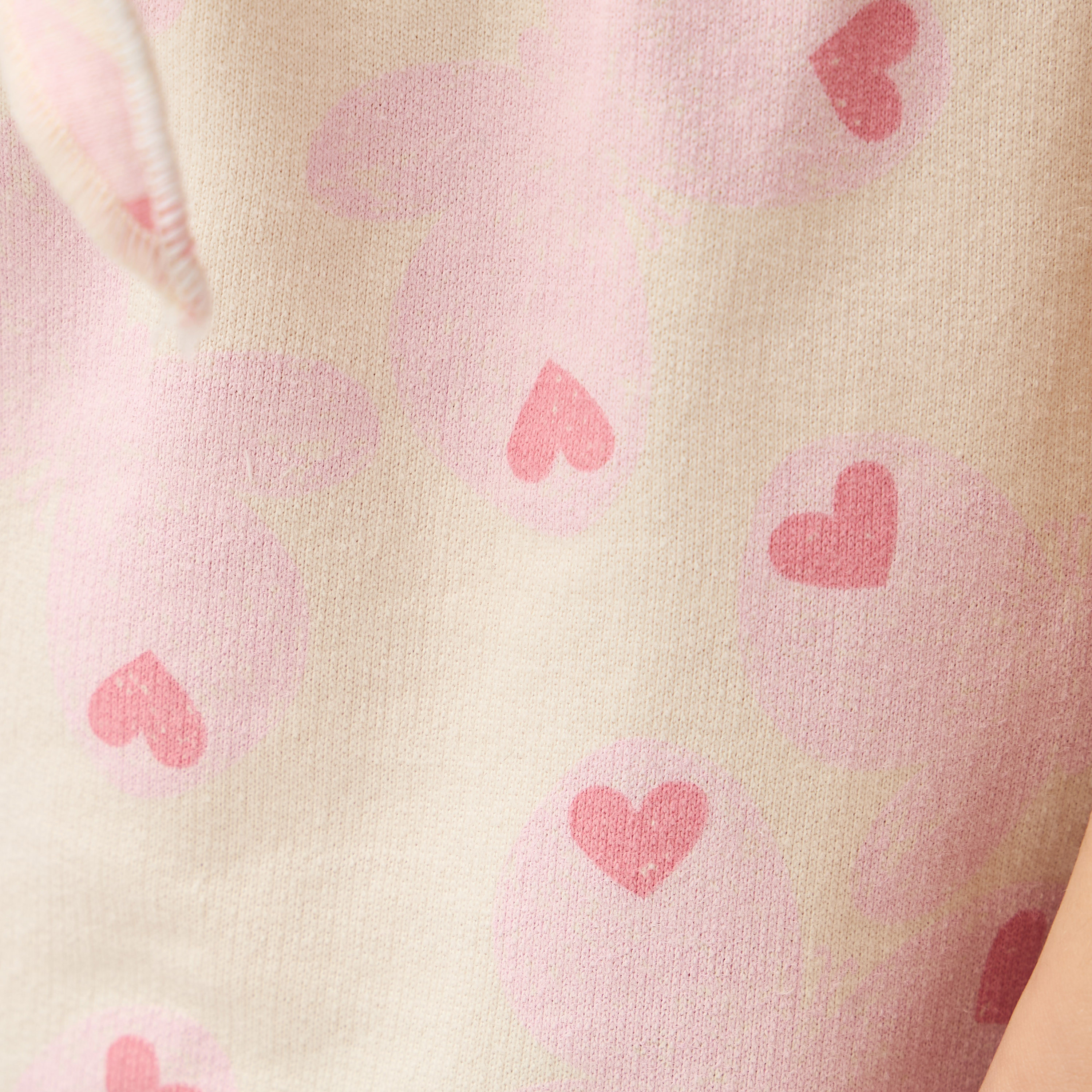 شورت بخصر مطاطي وكشكش وطبعات قلب من جونيورز-girls-clothing-bottoms-shorts-image-1