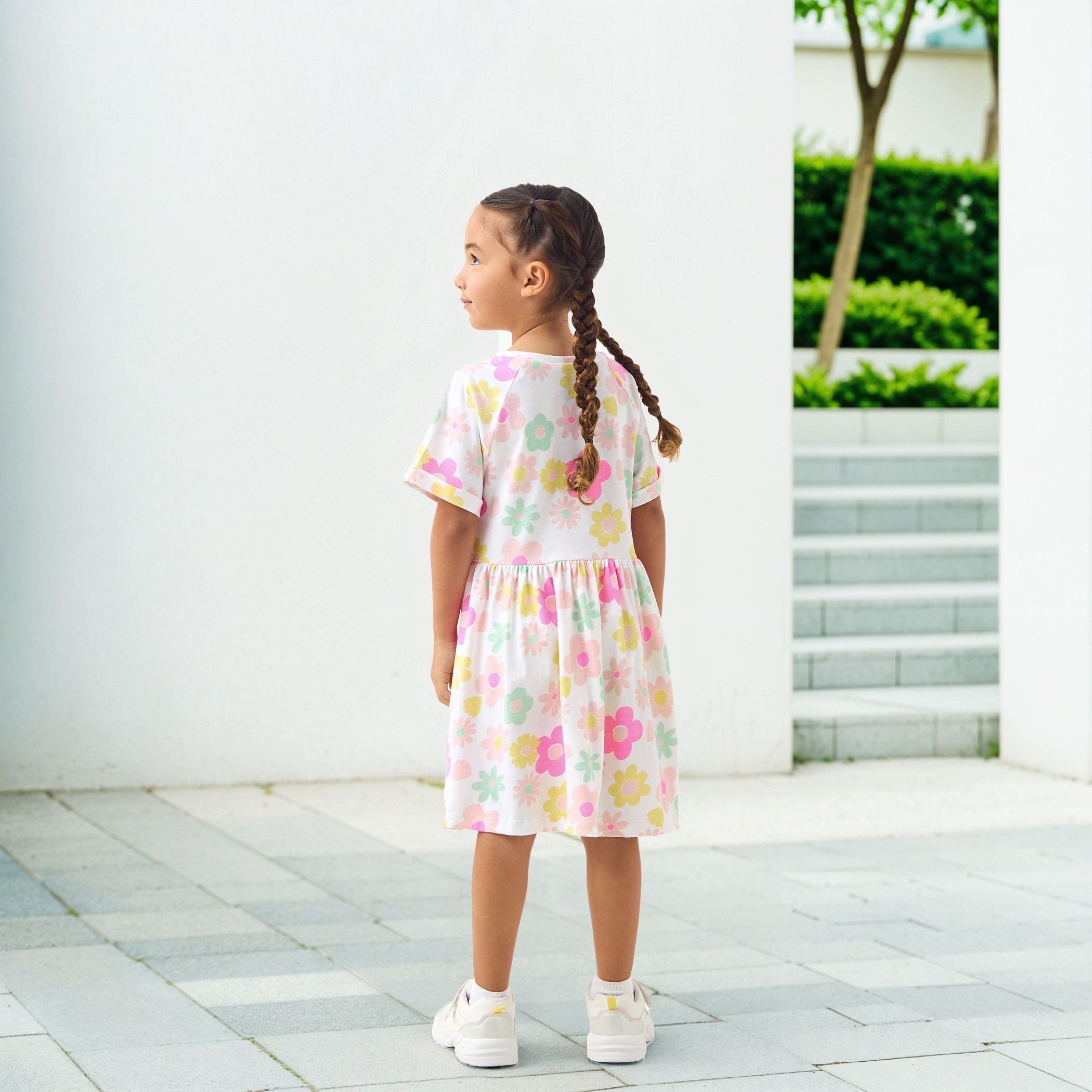 فستان إيه لاين بياقة مستديرة وأكمام قصيرة ممتدة وطبعات أزهار من جونيورز-girls-clothing-dressesandjumpsuits-image-3
