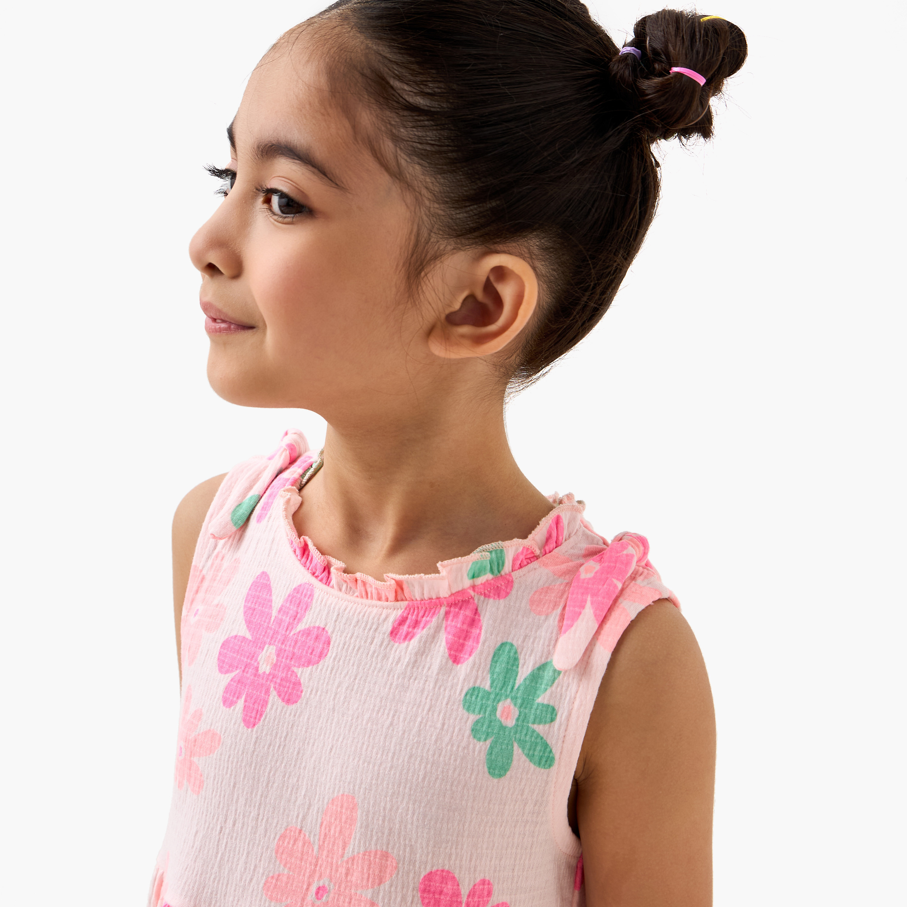 فستان دون أكمام بياقة بكشكش وفيونكة وطبعات زهرية من جونيورز-girls-clothing-dressesandjumpsuits-image-4