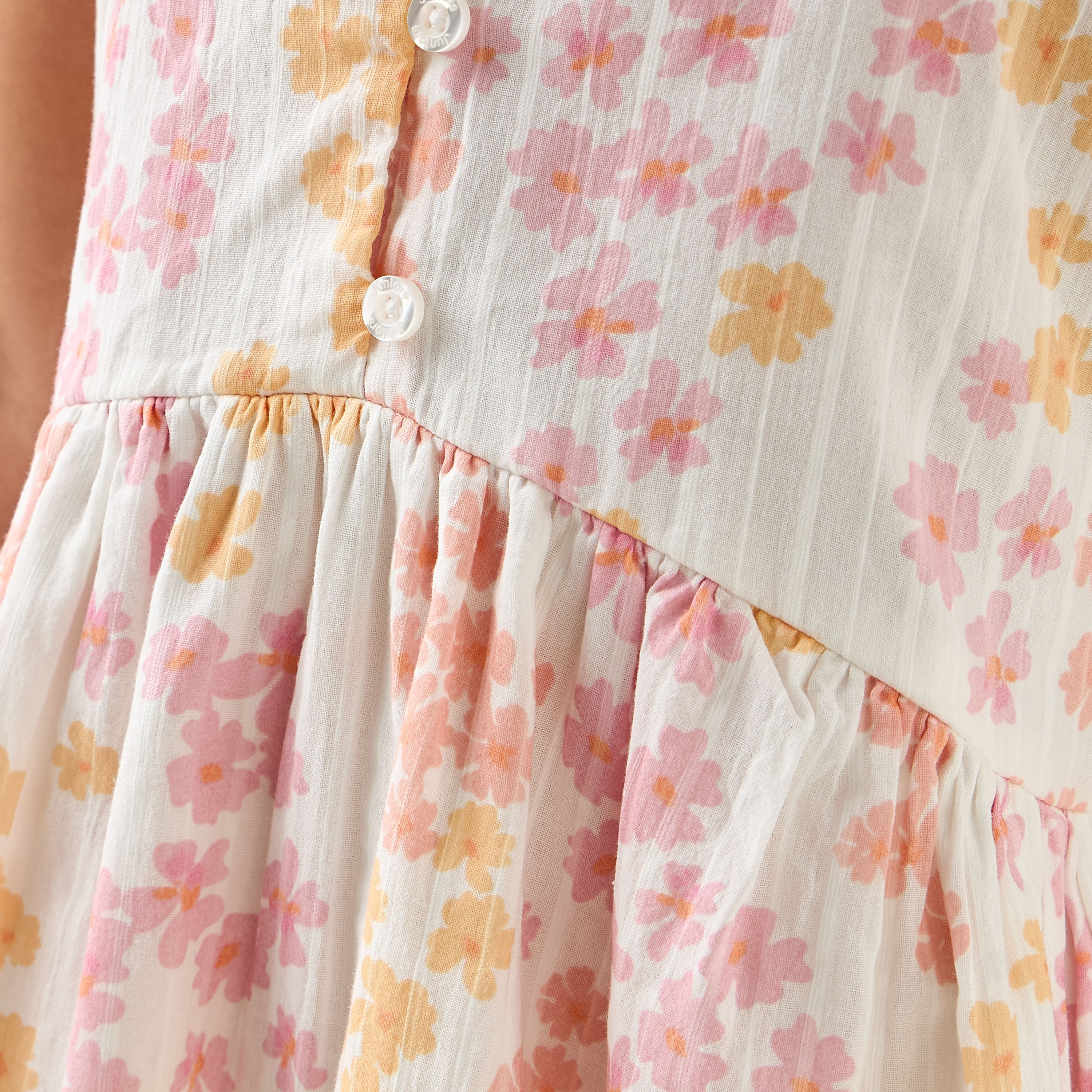فستان بطبعات زهور بياقة حرف V وأكمام كاب من جونيور-girls-clothing-dressesandjumpsuits-image-5