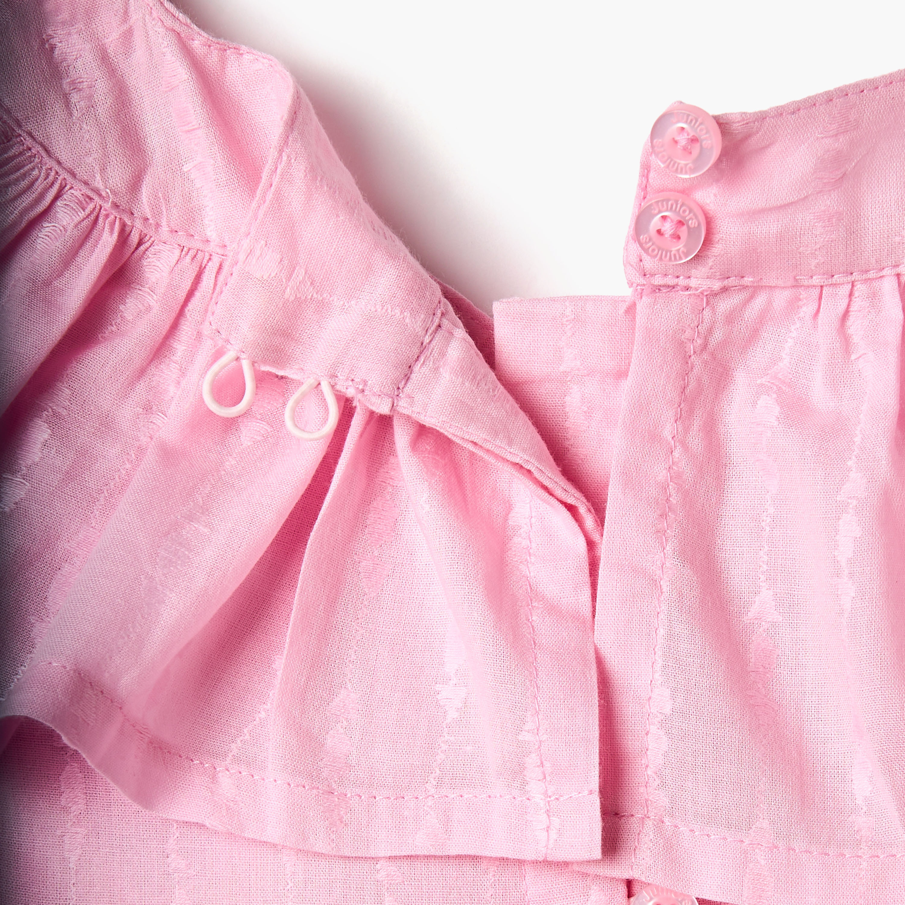 فستان إيه لاين دون أكمام بارز الملمس بياقة وأزرار إغلاق من جونيورز-girls-clothing-dressesandjumpsuits-image-5