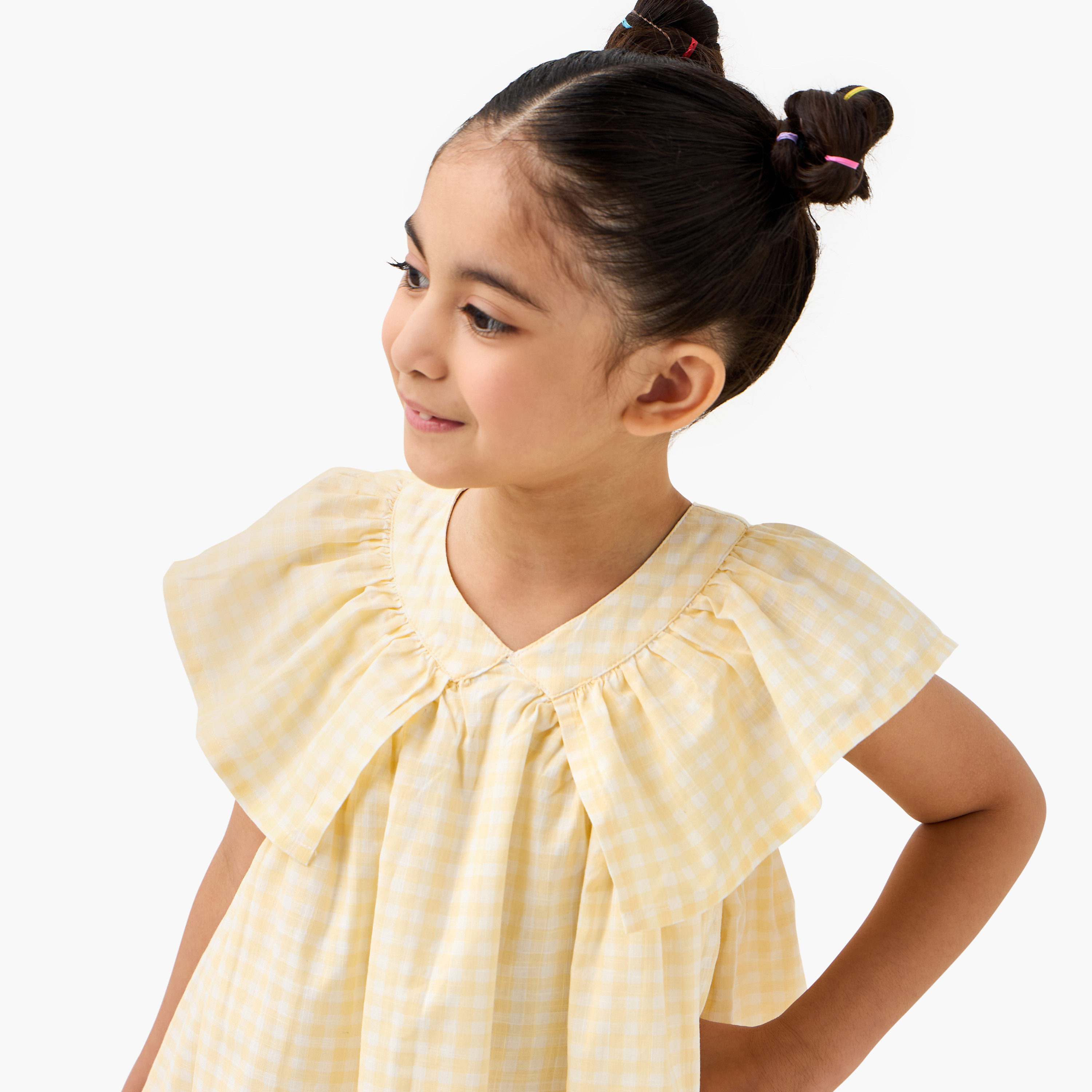 فستان مربعات بتفاصيل كشكش من جونيورز-girls-clothing-dressesandjumpsuits-image-4