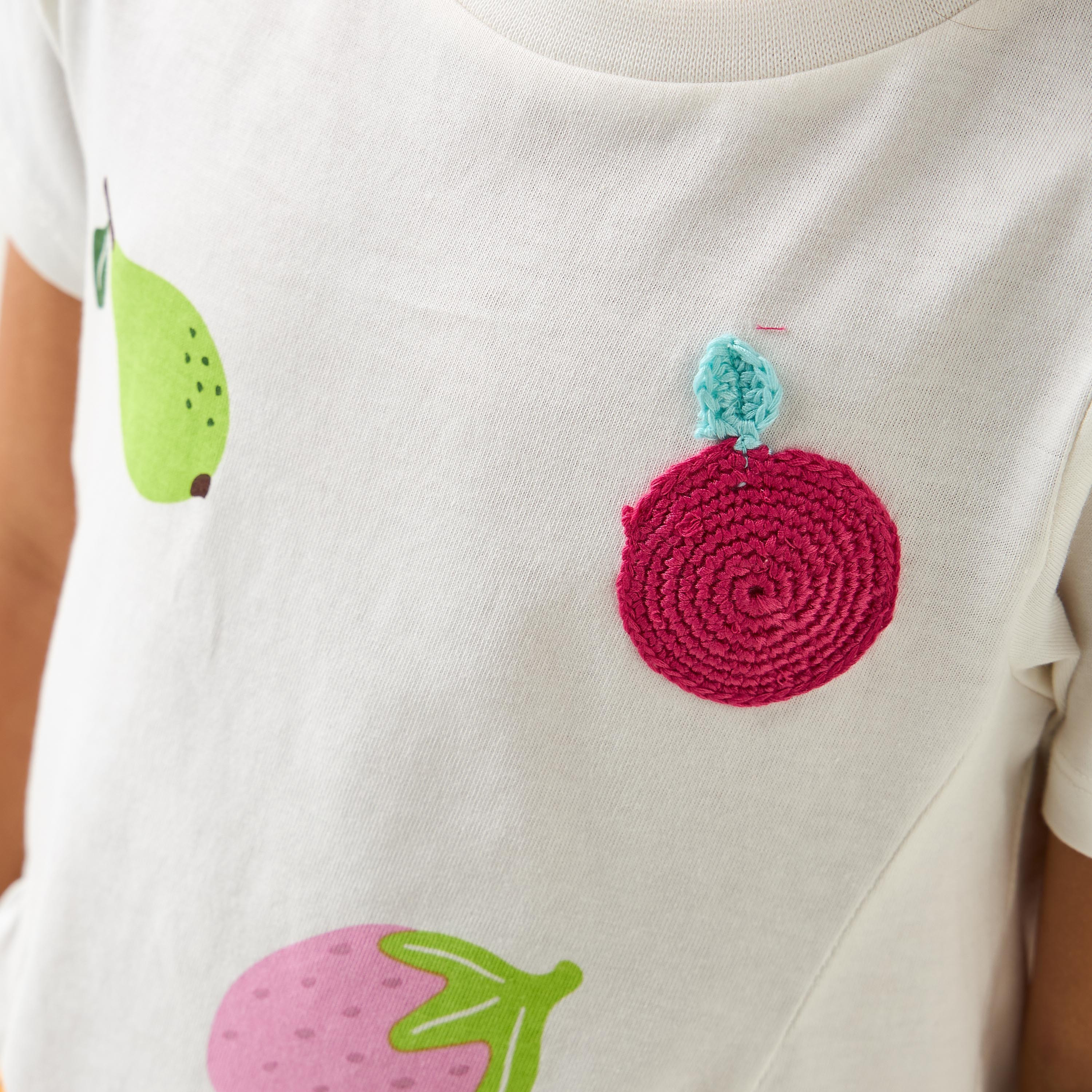 Juniors Applique Detail T-shirt with Short Sleeves-girls-clothing-tshirts-image-5