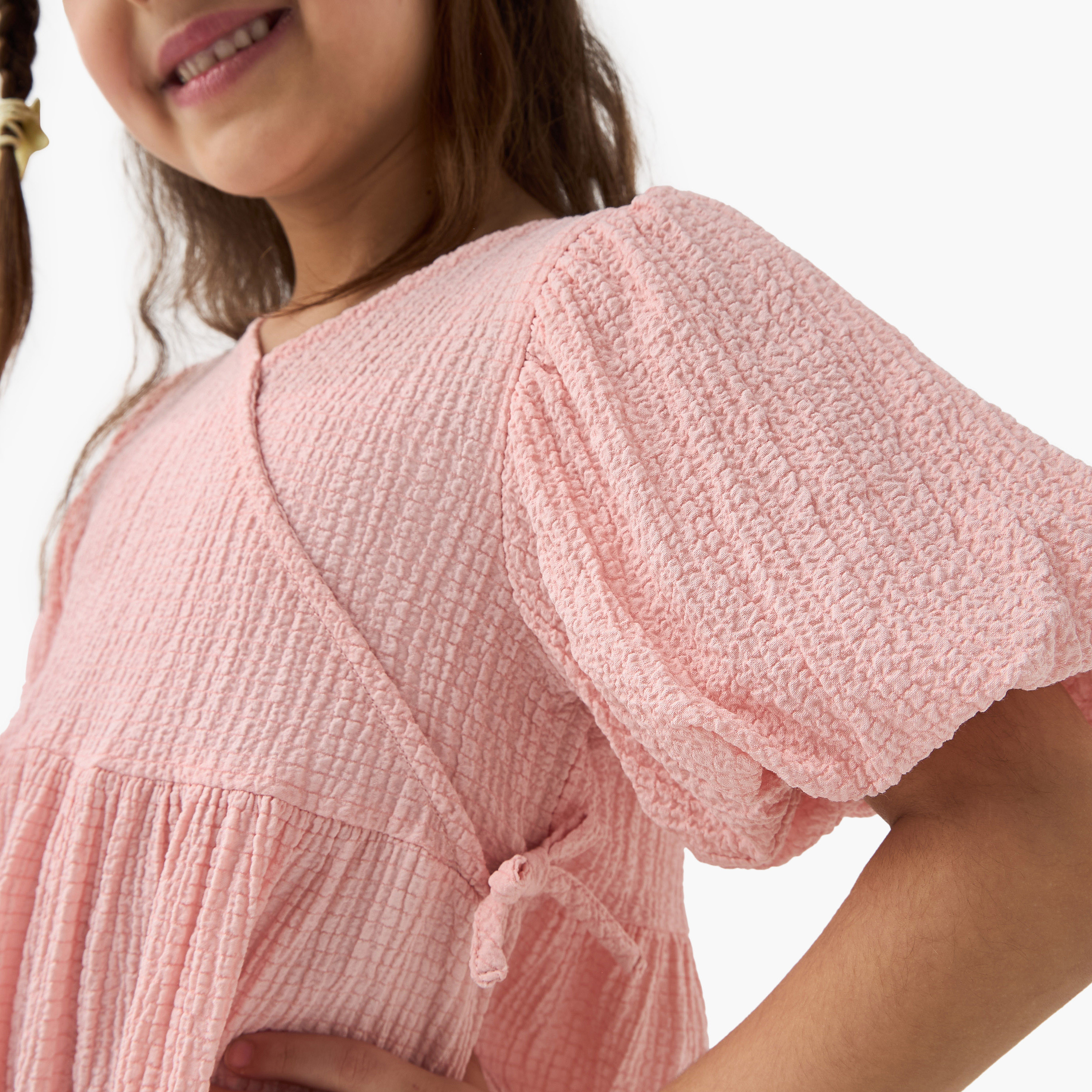 فستان إيه لاين بارز الملمس بأكمام منفوخة وياقة V من جونيورز-girls-clothing-dressesandjumpsuits-image-1