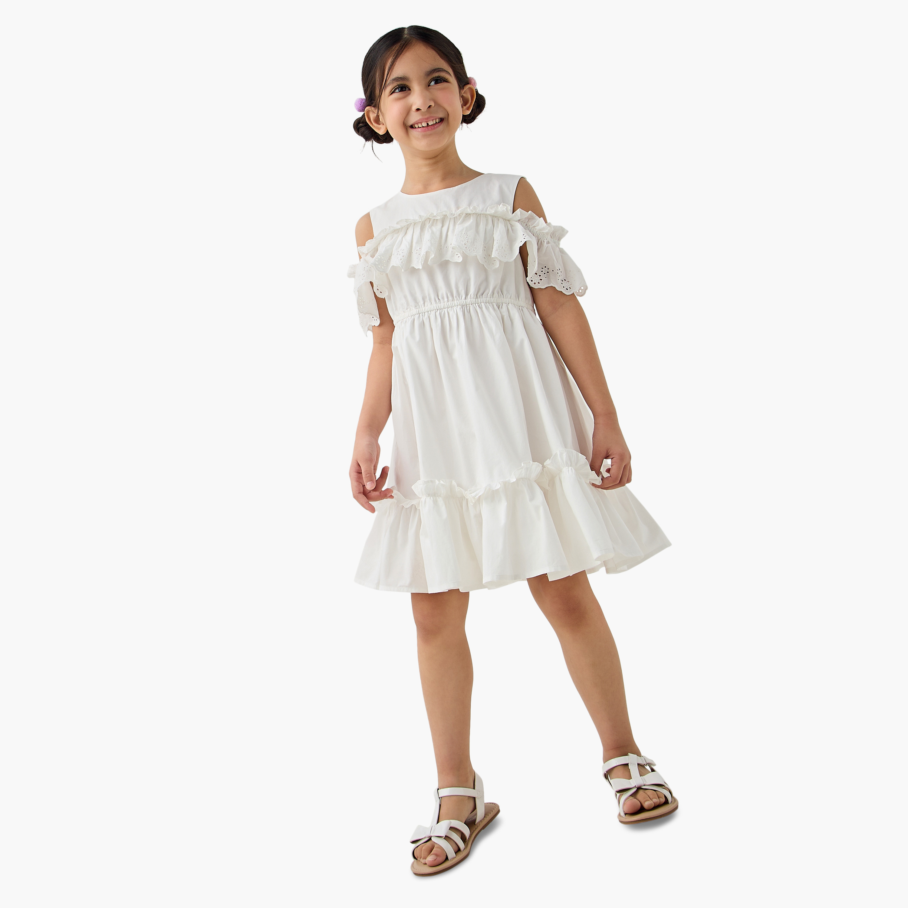 فستان بياقة مستديرة وأكتاف مكشوفة وكشكش من جونيورز-girls-clothing-dressesandjumpsuits-image-2