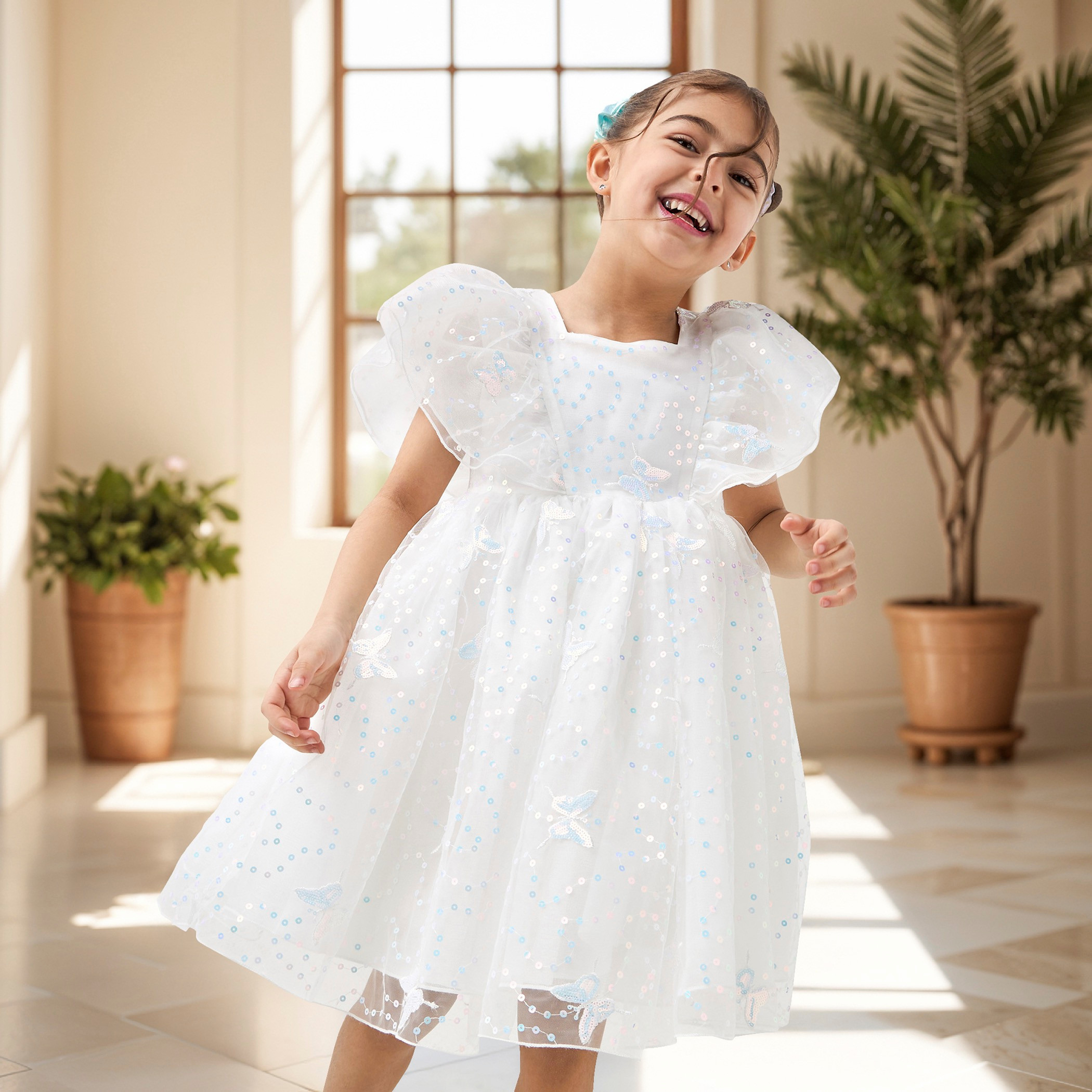 فستان بتزيينات فراشة وأكمام كشكش من جونيورز-girls-clothing-dressesandjumpsuits-image-6