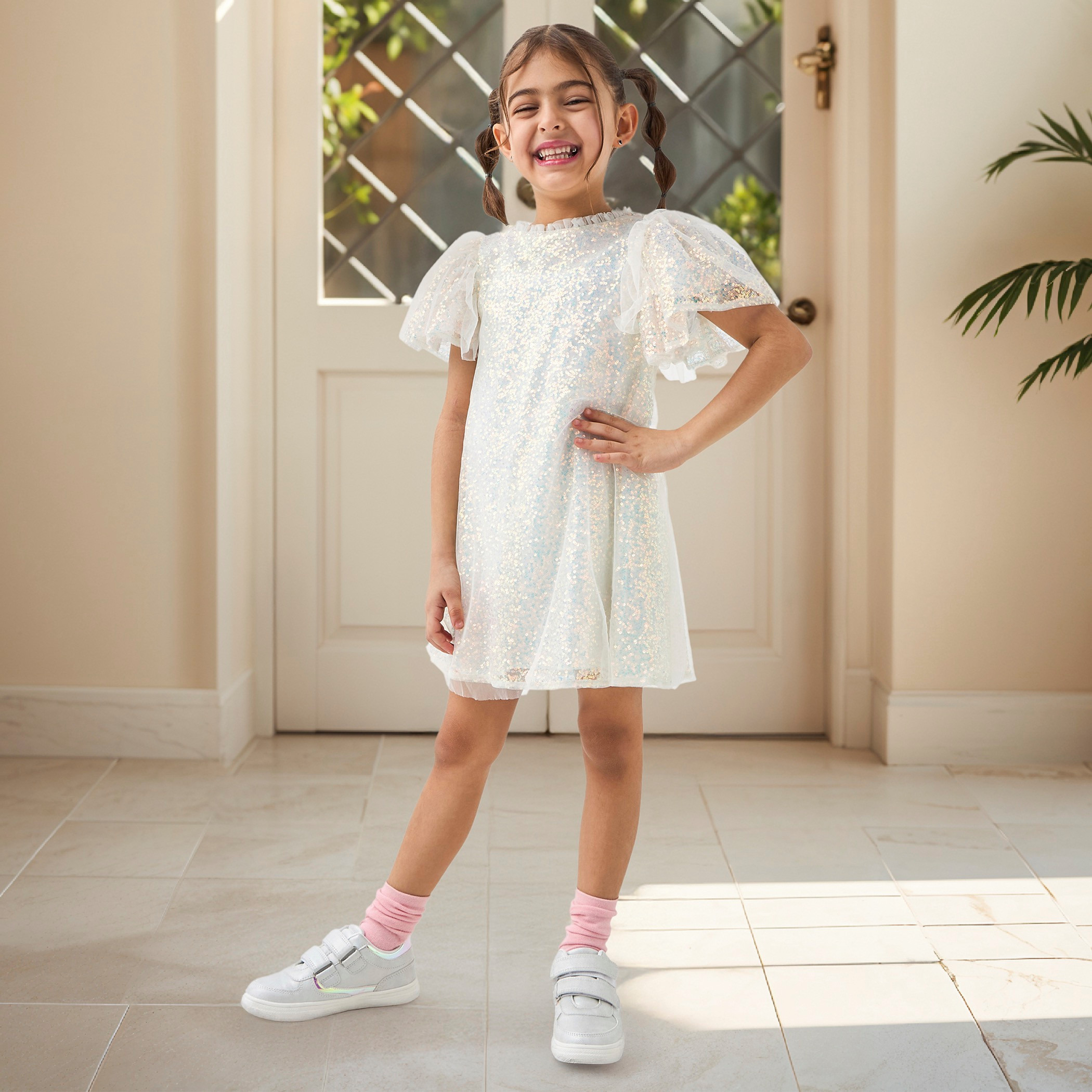 فستان مزين بأكمام كاب بتفاصيل كشكش من جونيورز-girls-clothing-dressesandjumpsuits-image-2