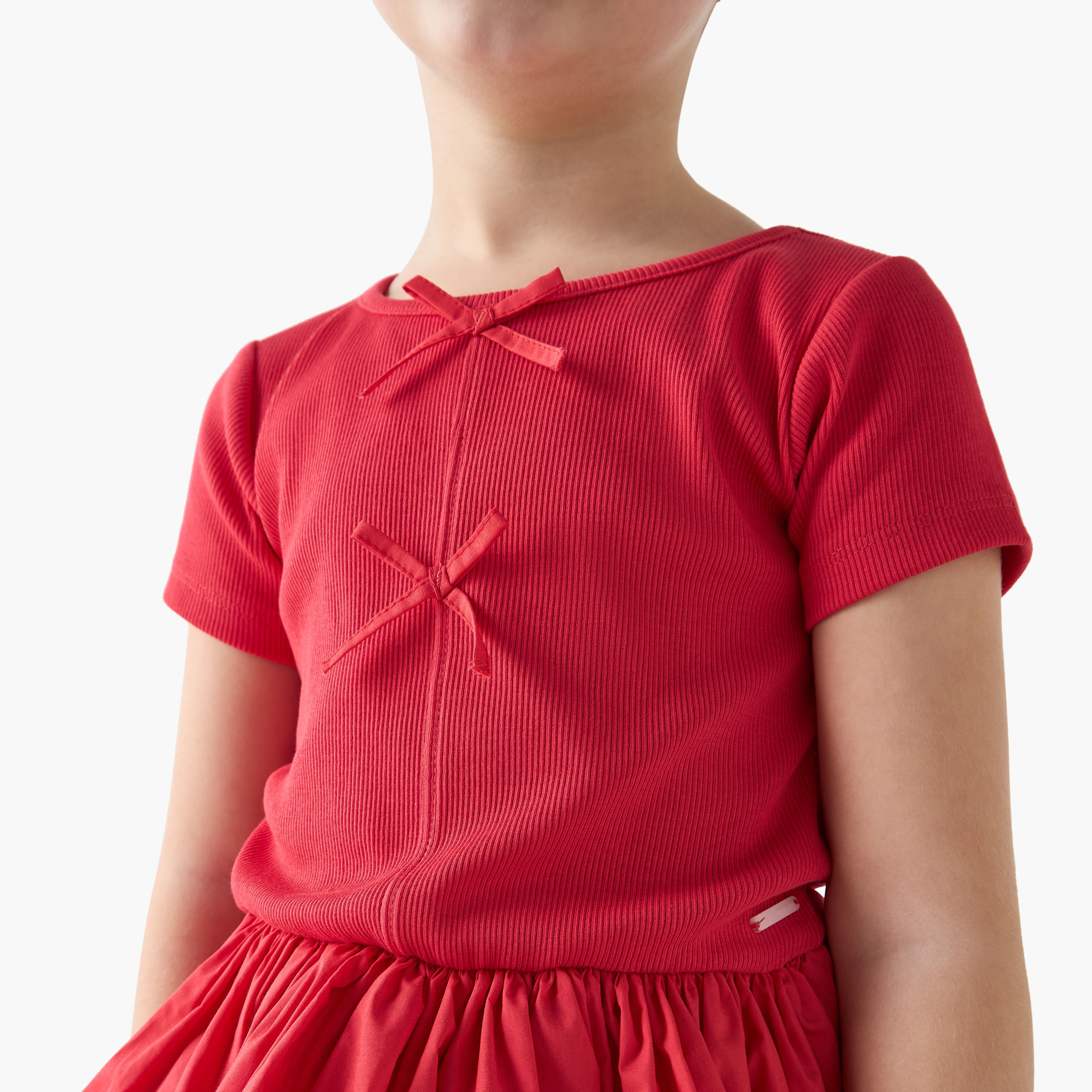 بلوزة بيبلوم بفيونكة وأكمام قصيرة من لي كوبر-girls-clothing-tshirts-image-4
