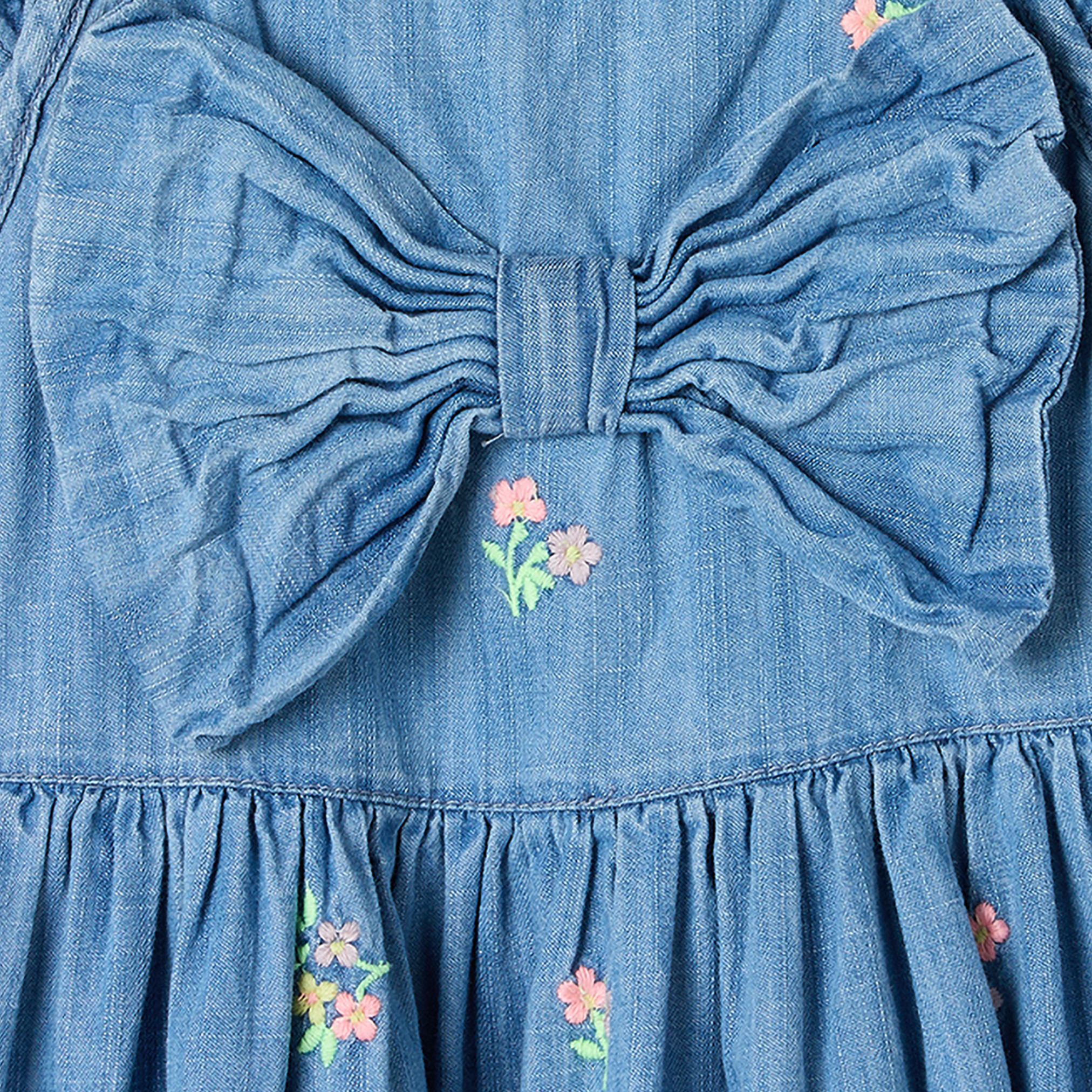 فستان بتطريز زهرية وتفاصيل فيونكة وأكمام كشكش من لي كوبر-girls-clothing-dressesandjumpsuits-image-4