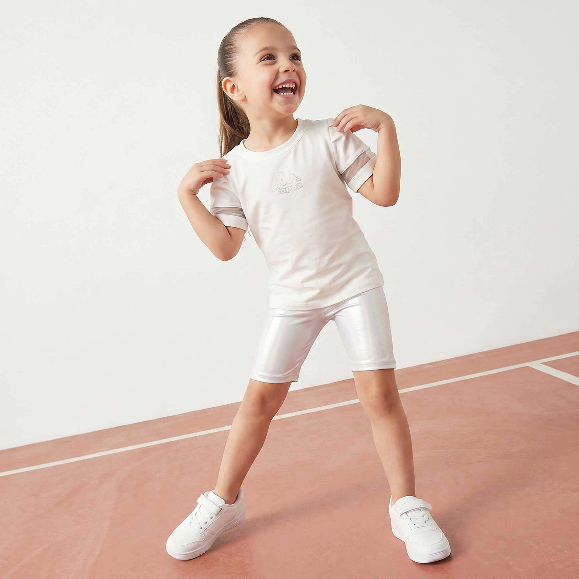 طقم شورت وتيشيرت بطبعات شعار من كابا-baby-girls-clothing-setsandcoords-image-7