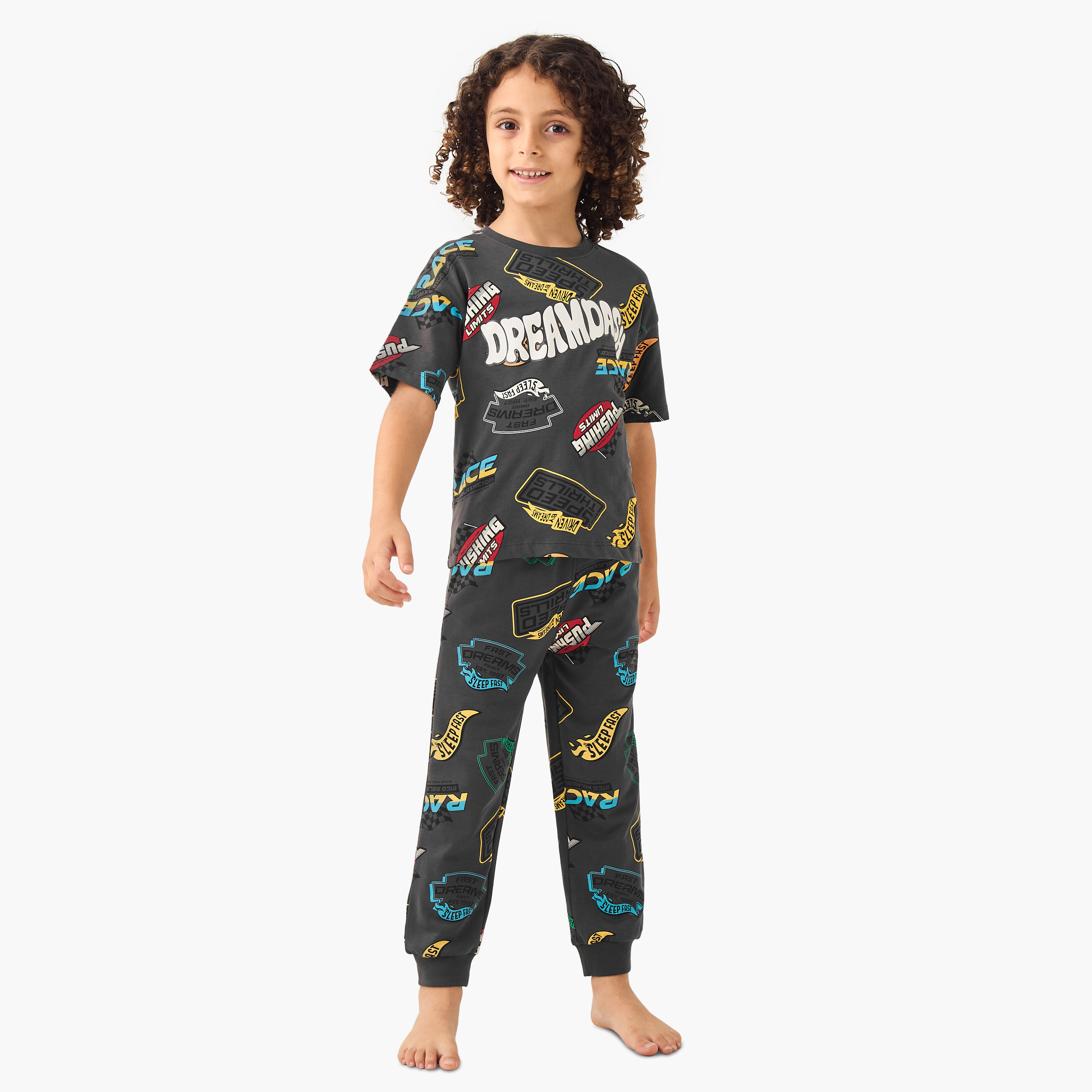طقم بنطلون بيجاما وتيشيرت بطبعات من جونيورز-boys-clothing-nightwear-image-6