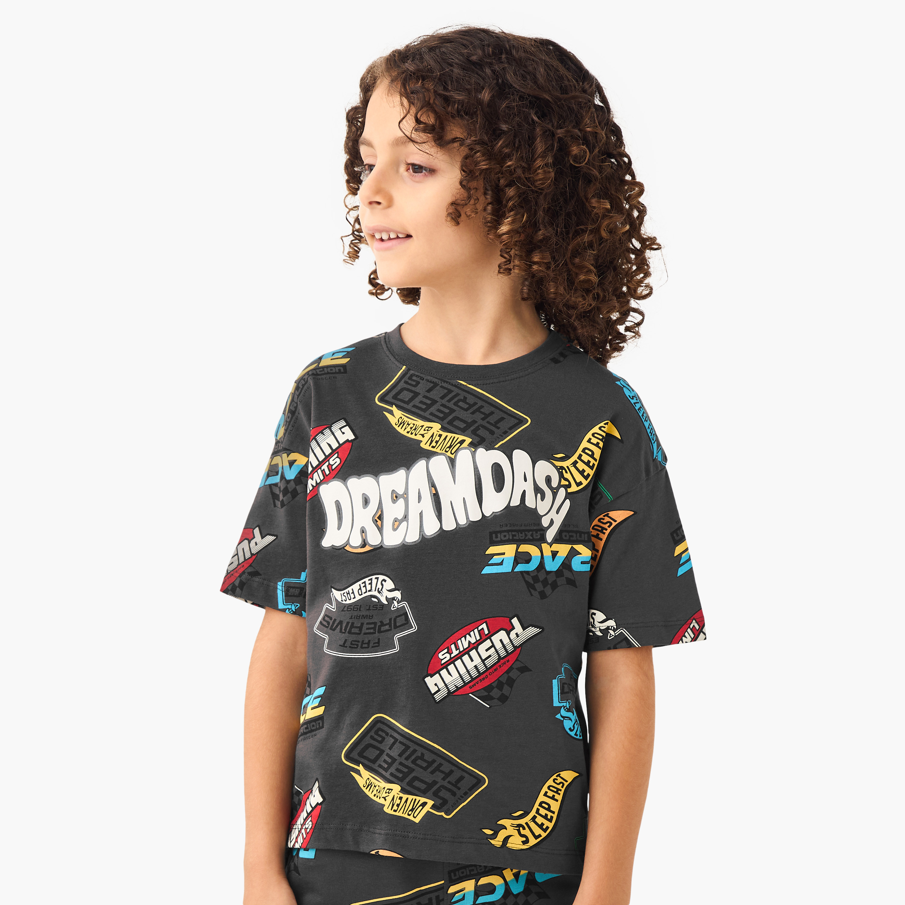 طقم بنطلون بيجاما وتيشيرت بطبعات من جونيورز-boys-clothing-nightwear-image-5