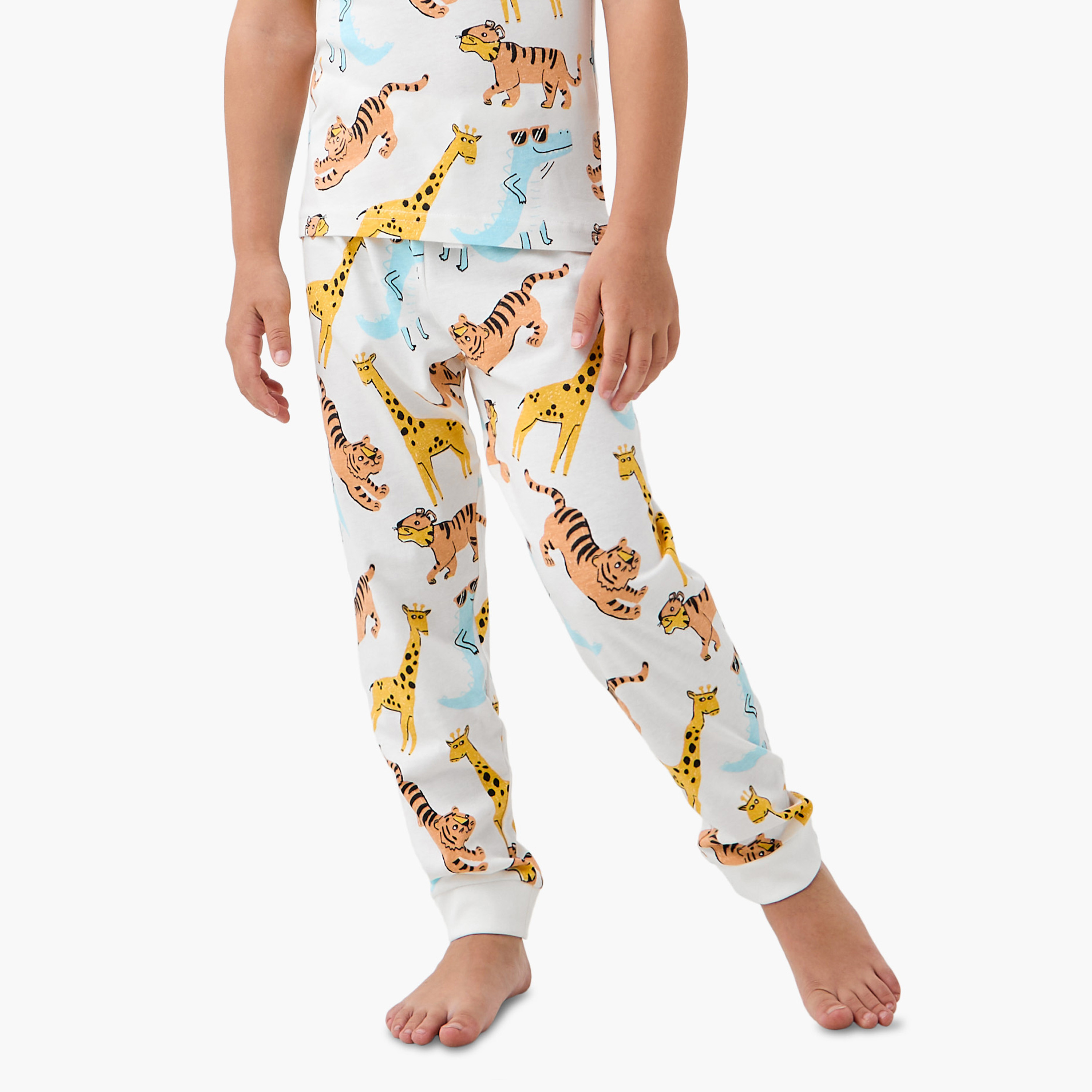 طقم بيجاما قطن بطبعات وأكمام قصيرة وياقة مستديرة  من جونيورز -  طقم من 3 قطع-baby-boys-clothing-nightwear-pyjamasets-image-5