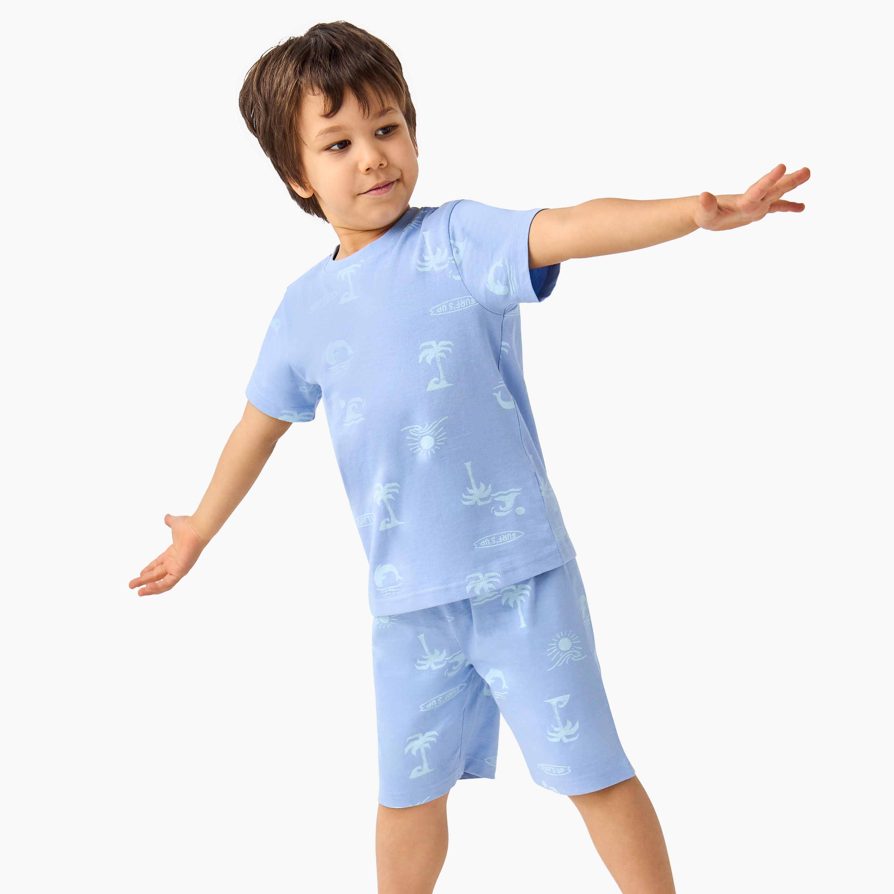 طقم تي شيرت وشورت جونيورز بطبعة جرافيك-boys-clothing-nightwear-image-6
