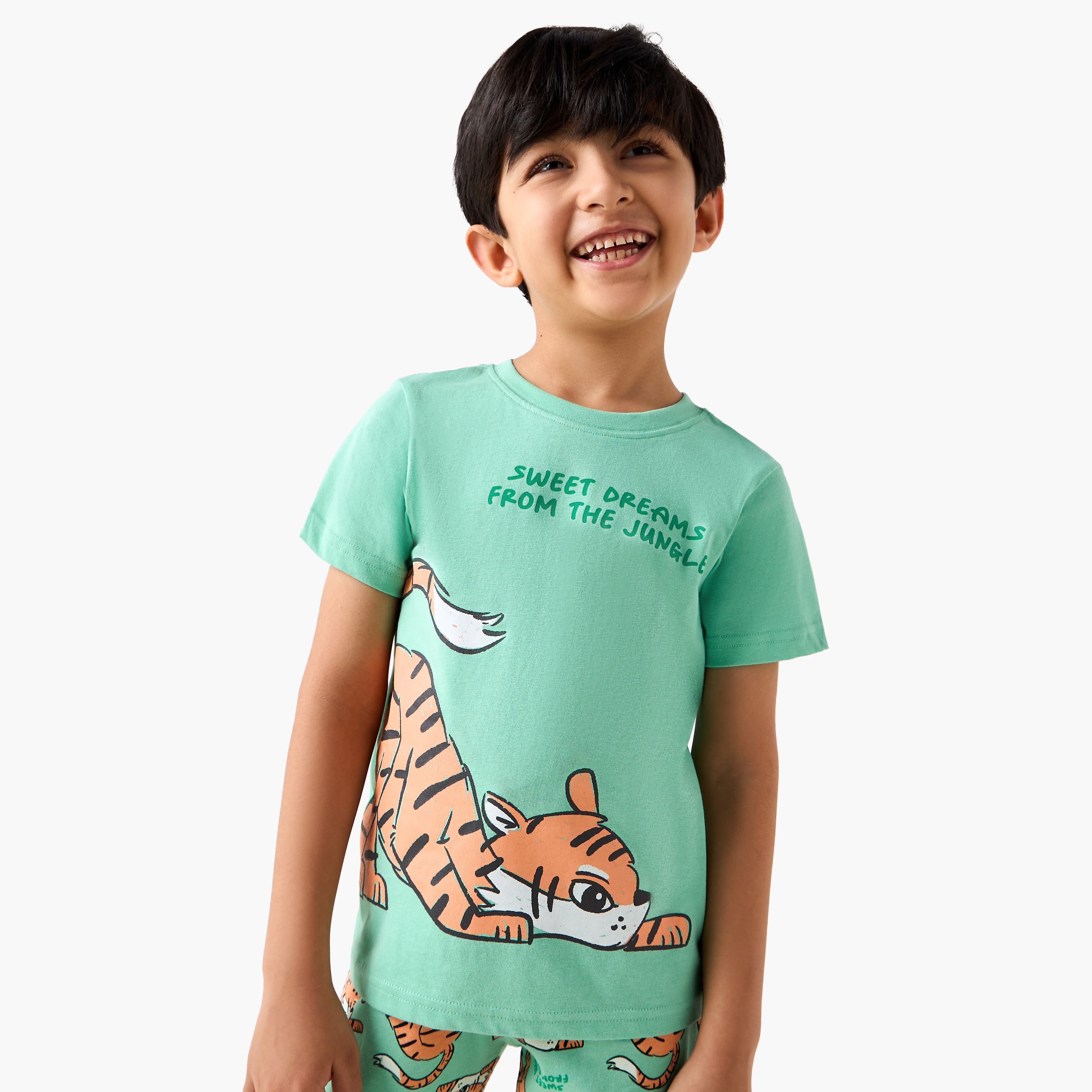 طقم تيشيرت وبنطلون بيجاما بطبعات من جونيورز-boys-clothing-nightwear-image-2