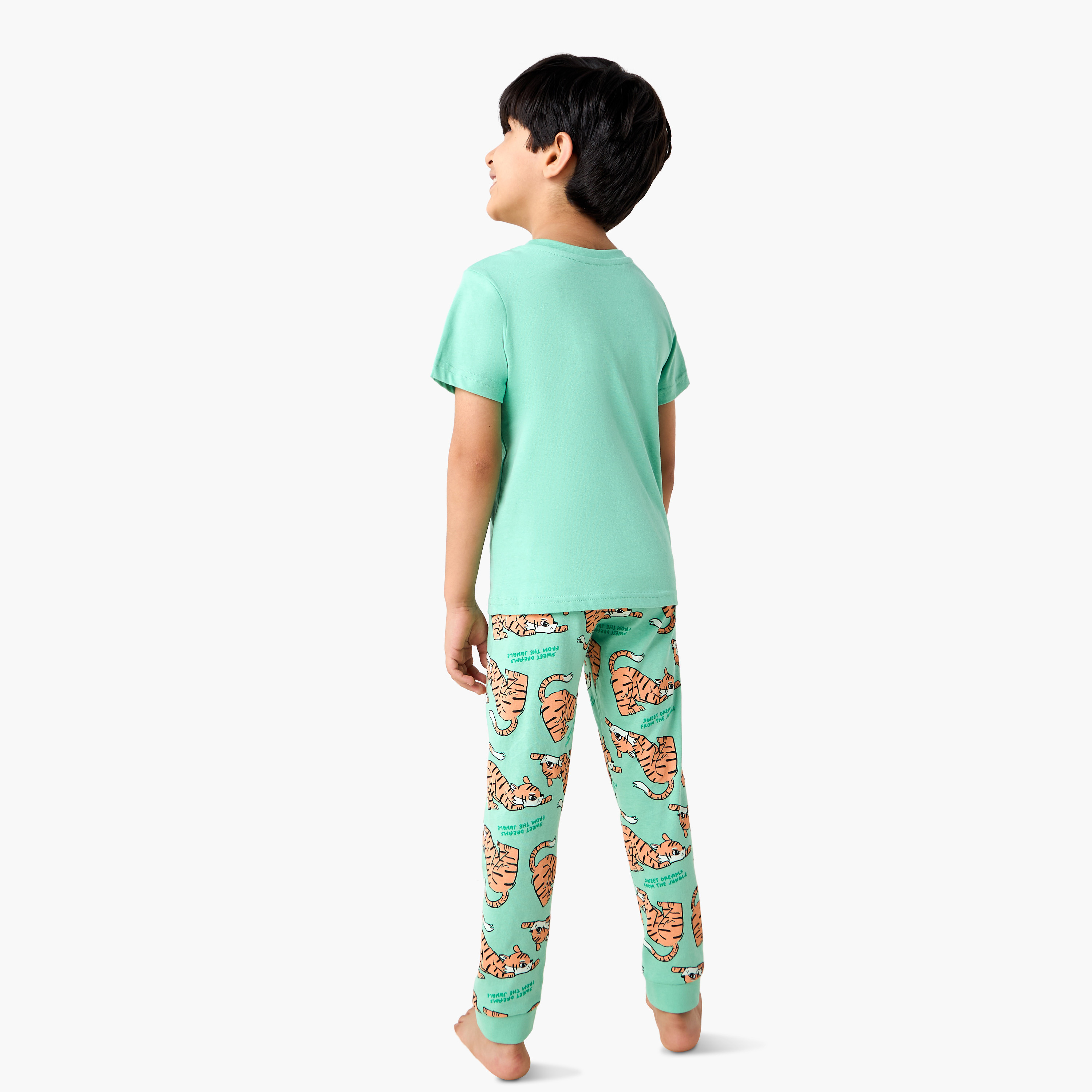 طقم تيشيرت وبنطلون بيجاما بطبعات من جونيورز-boys-clothing-nightwear-image-4