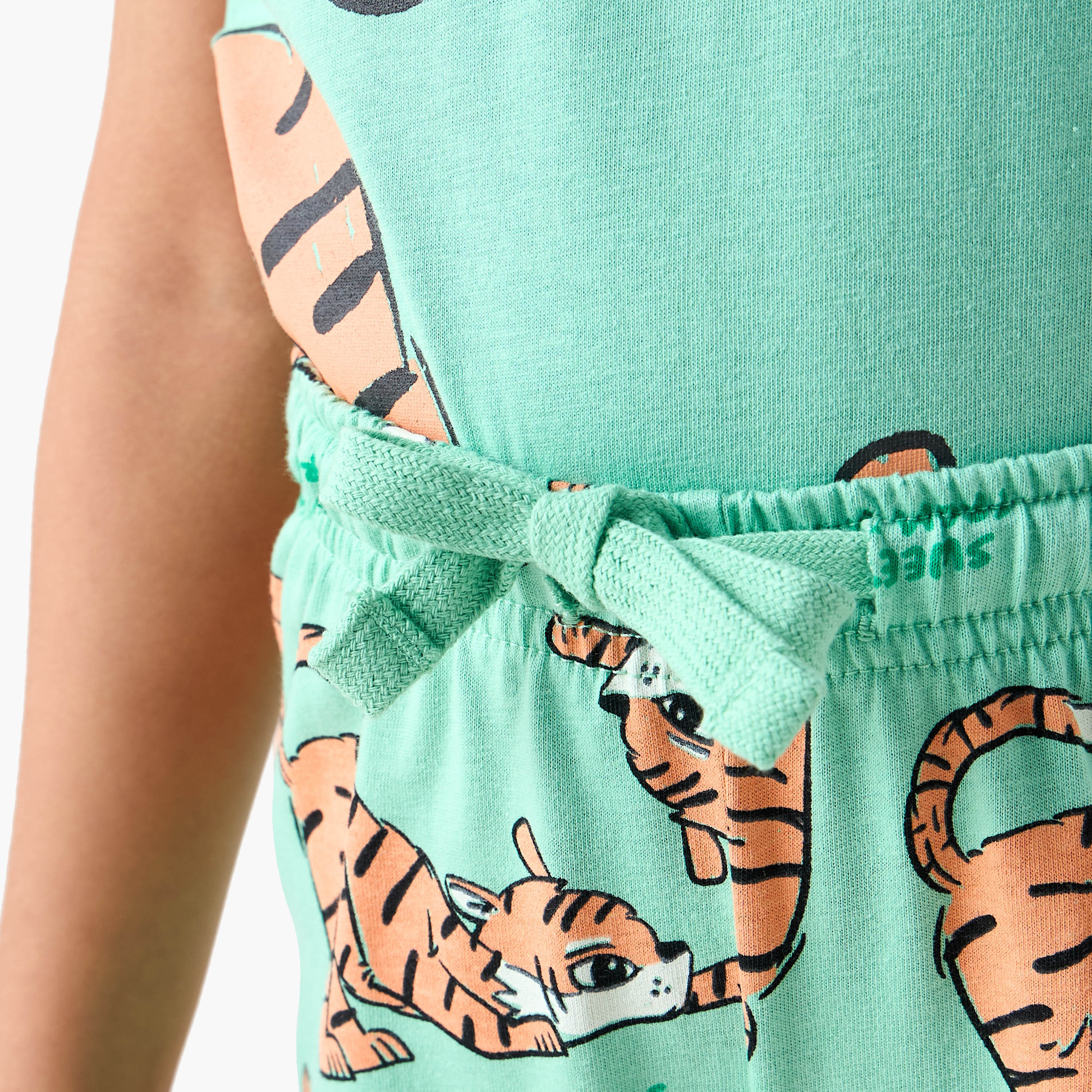 طقم تيشيرت وبنطلون بيجاما بطبعات من جونيورز-boys-clothing-nightwear-image-5
