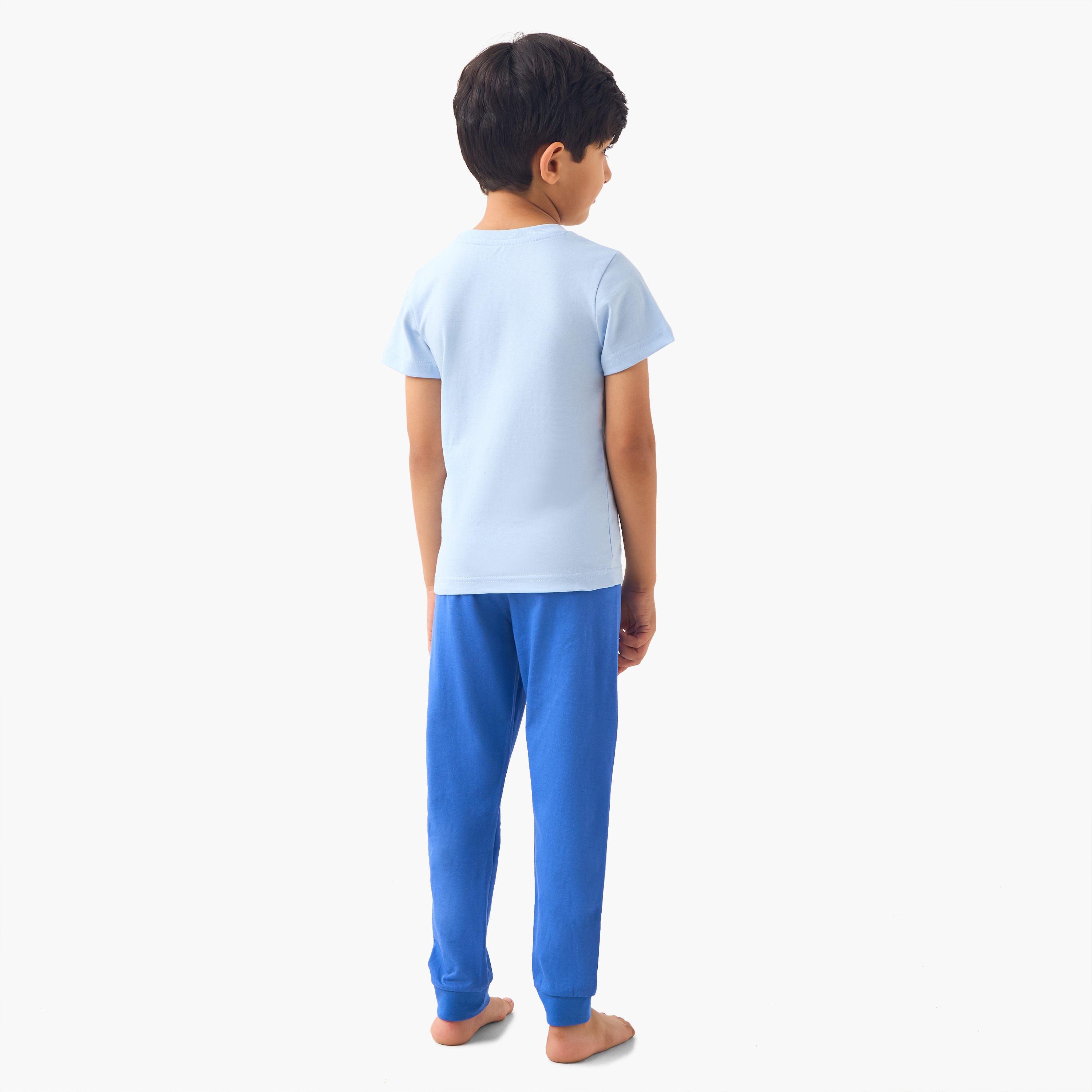 طقم بنطلون بيجاما وتيشيرت بطبعات جرافيك من جونيورز-boys-clothing-nightwear-image-4