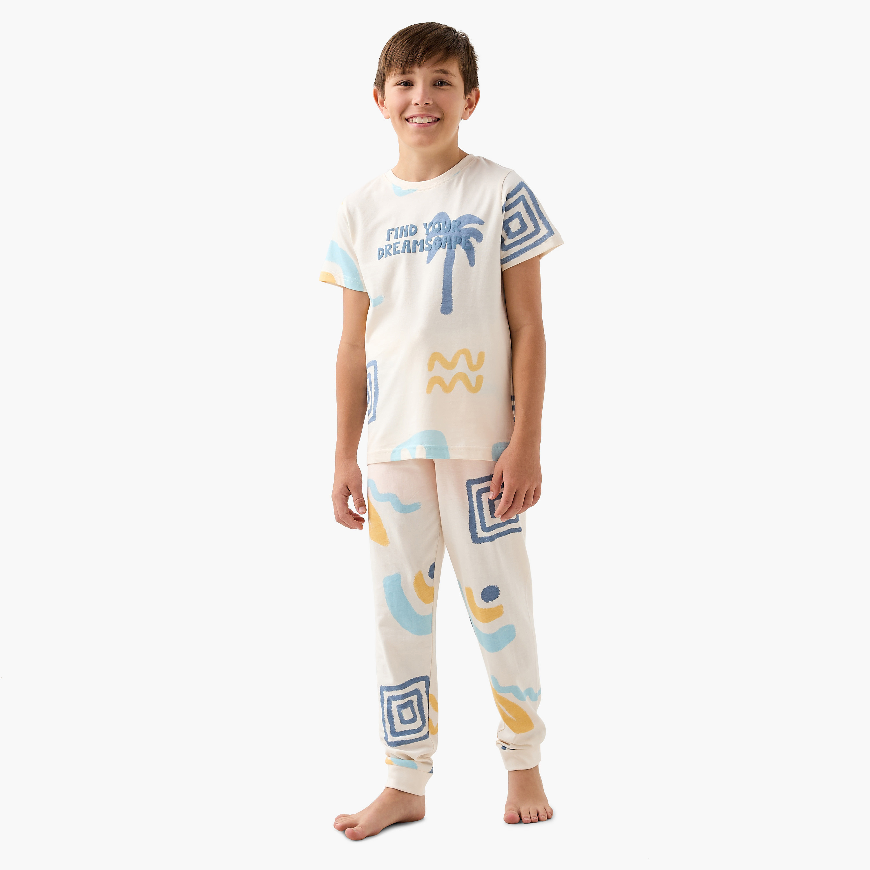 طقم بيجاما وتيشيرت بطبعات من جونيورز - طقم من 4 قطع-boys-clothing-nightwear-image-8