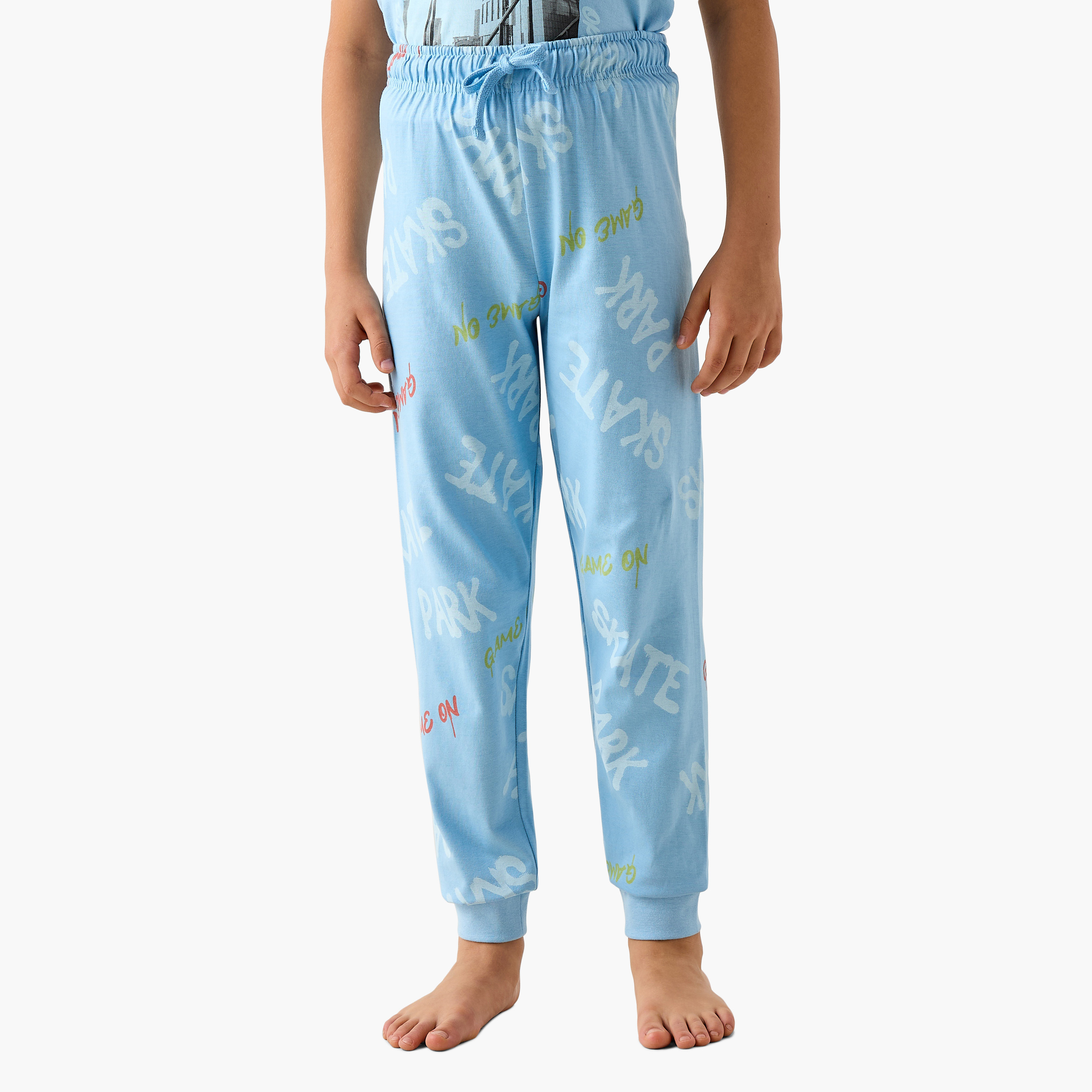 طقم بنطلون بيجاما وتيشيرت بطبعات من جونيورز-boys-clothing-nightwear-image-4