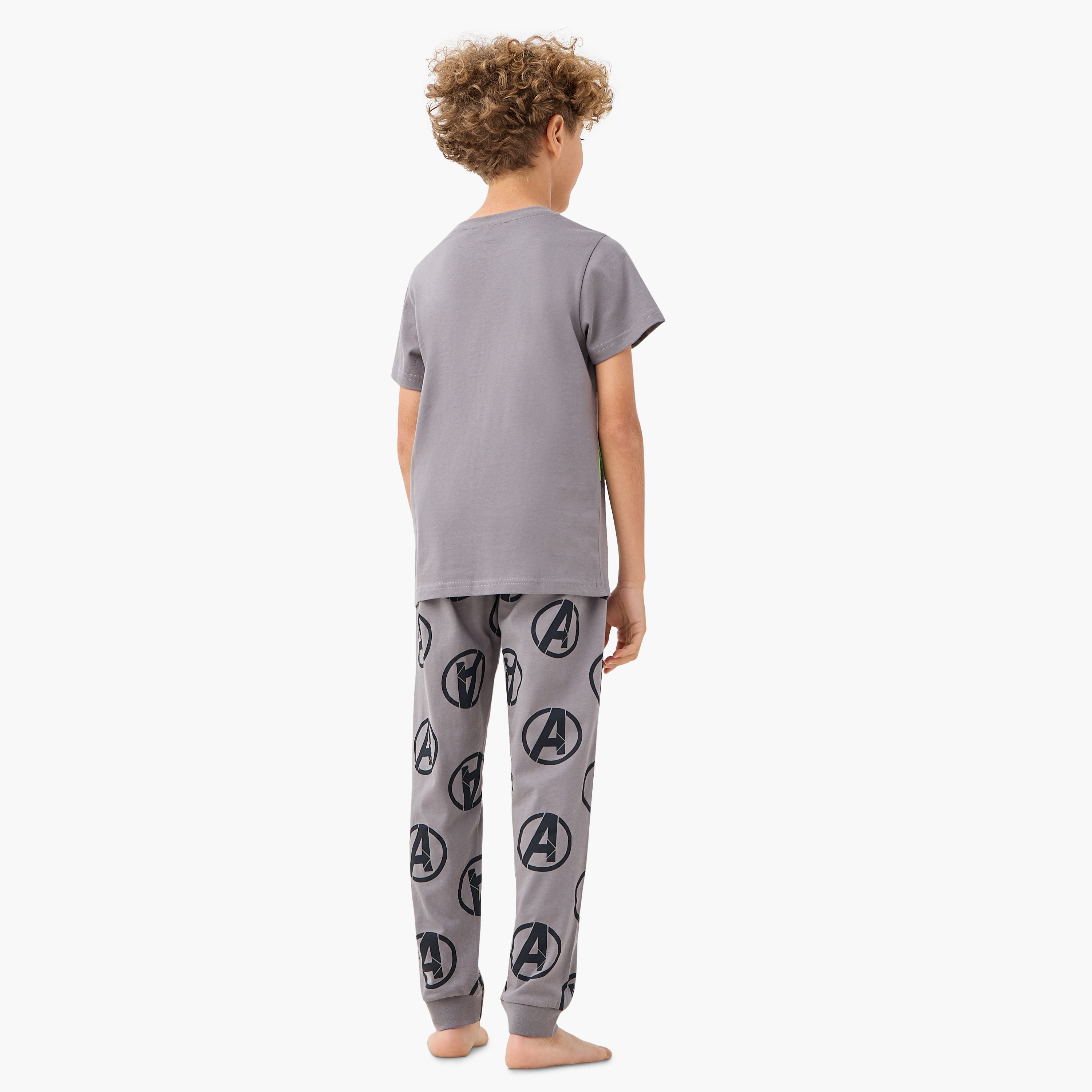 تيشيرت وبنطلون رياضي بخصر مطاطي بطبعات - مجموعة طقمين-boys-clothing-nightwear-image-4