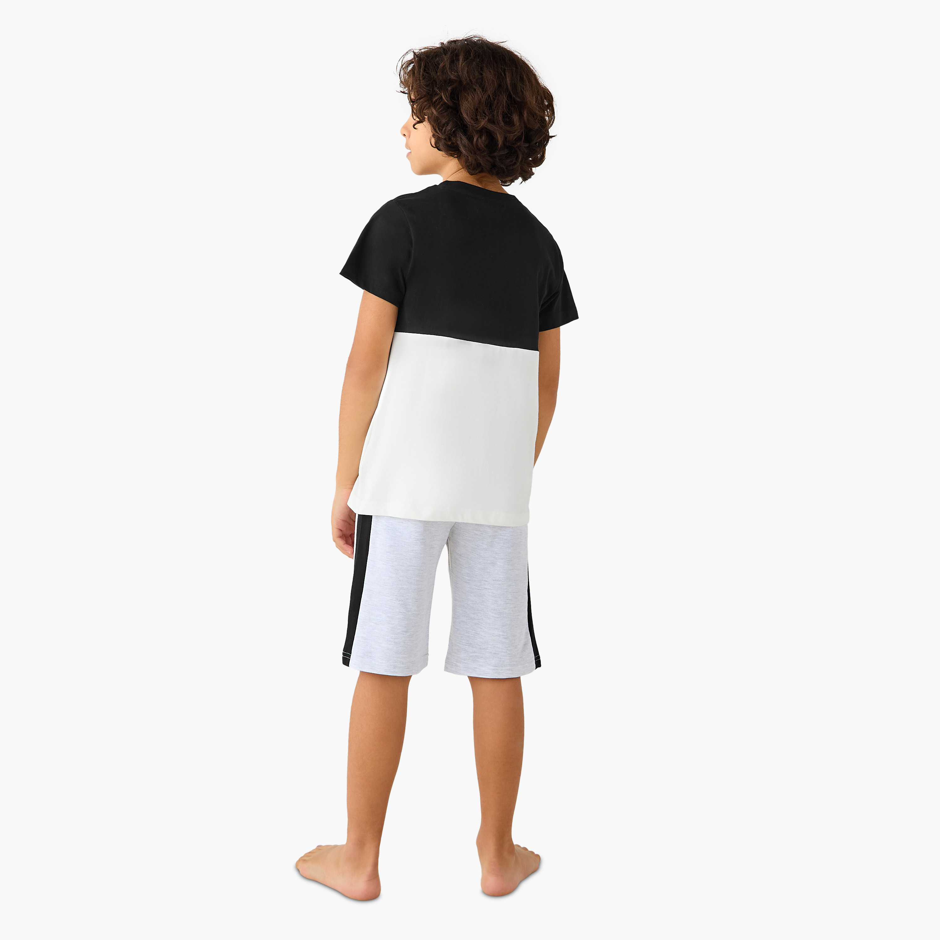 طقم شورت وتيشيرت بأكمام قصيرة وطبعات-boys-clothing-nightwear-image-5