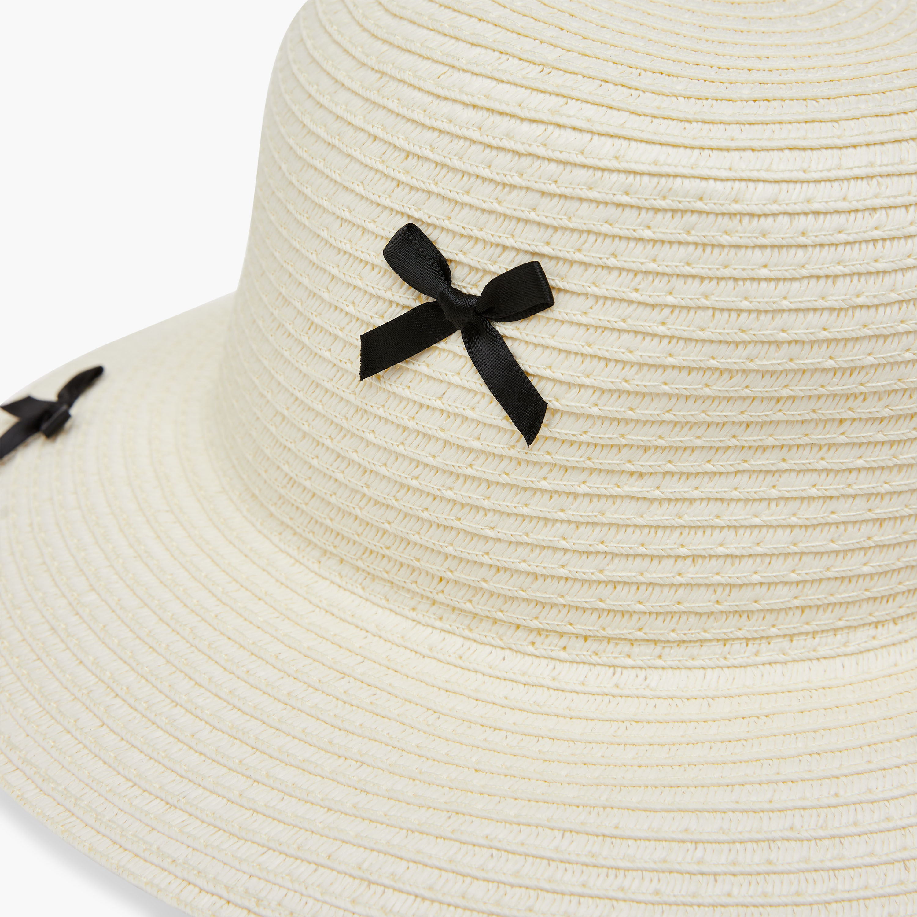 قبعة مزينة بتطريز فيونكة من جونيورز-baby-girls-accessories-caps-image-3