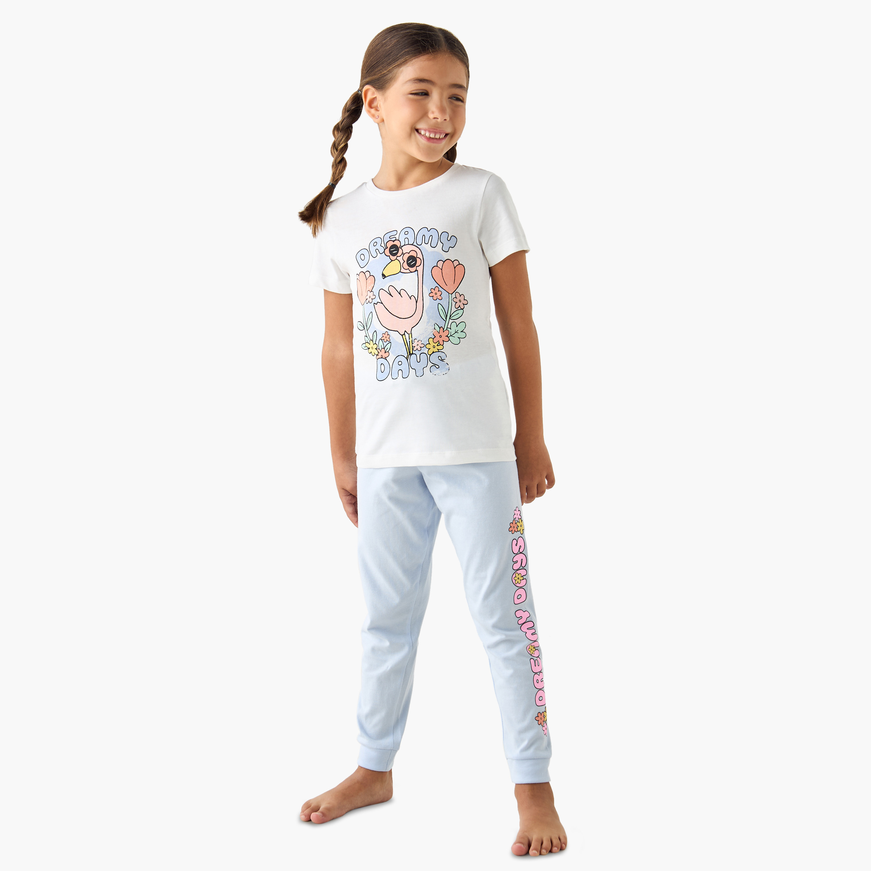 طقم بيجاما وتيشيرت بطبعات فلامنجو من جونيورز  - طقم من قطعتين-girls-clothing-nightwear-image-6