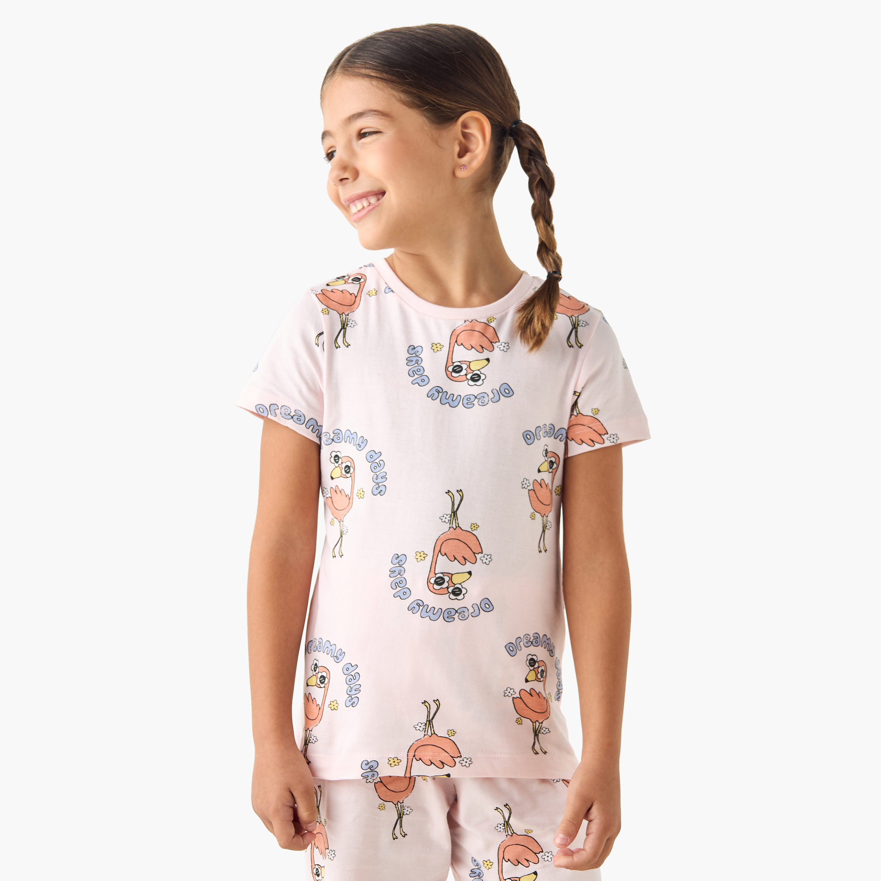 طقم بيجاما وتيشيرت بطبعات فلامنجو من جونيورز  - طقم من قطعتين-girls-clothing-nightwear-image-4
