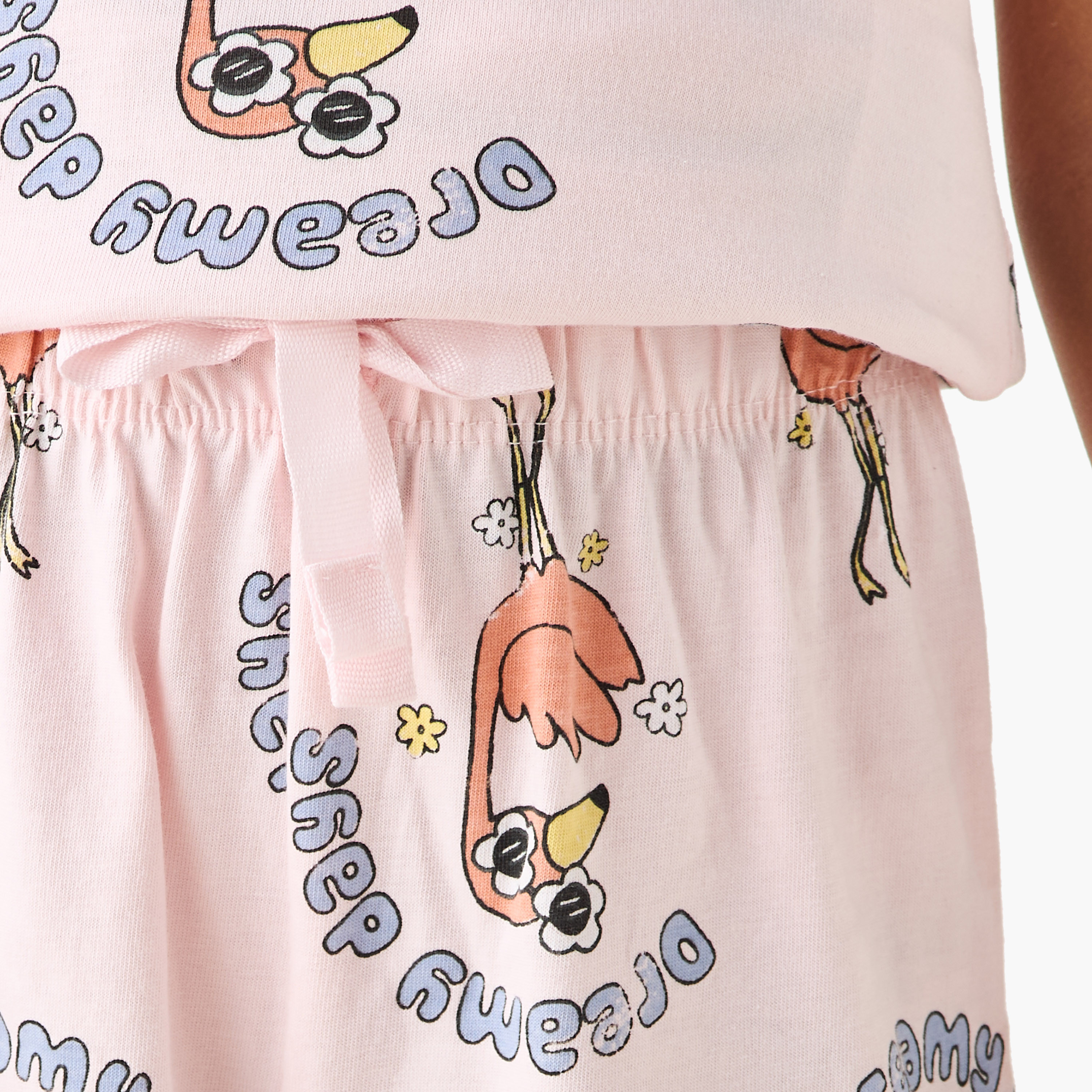 طقم بيجاما وتيشيرت بطبعات فلامنجو من جونيورز  - طقم من قطعتين-girls-clothing-nightwear-image-1