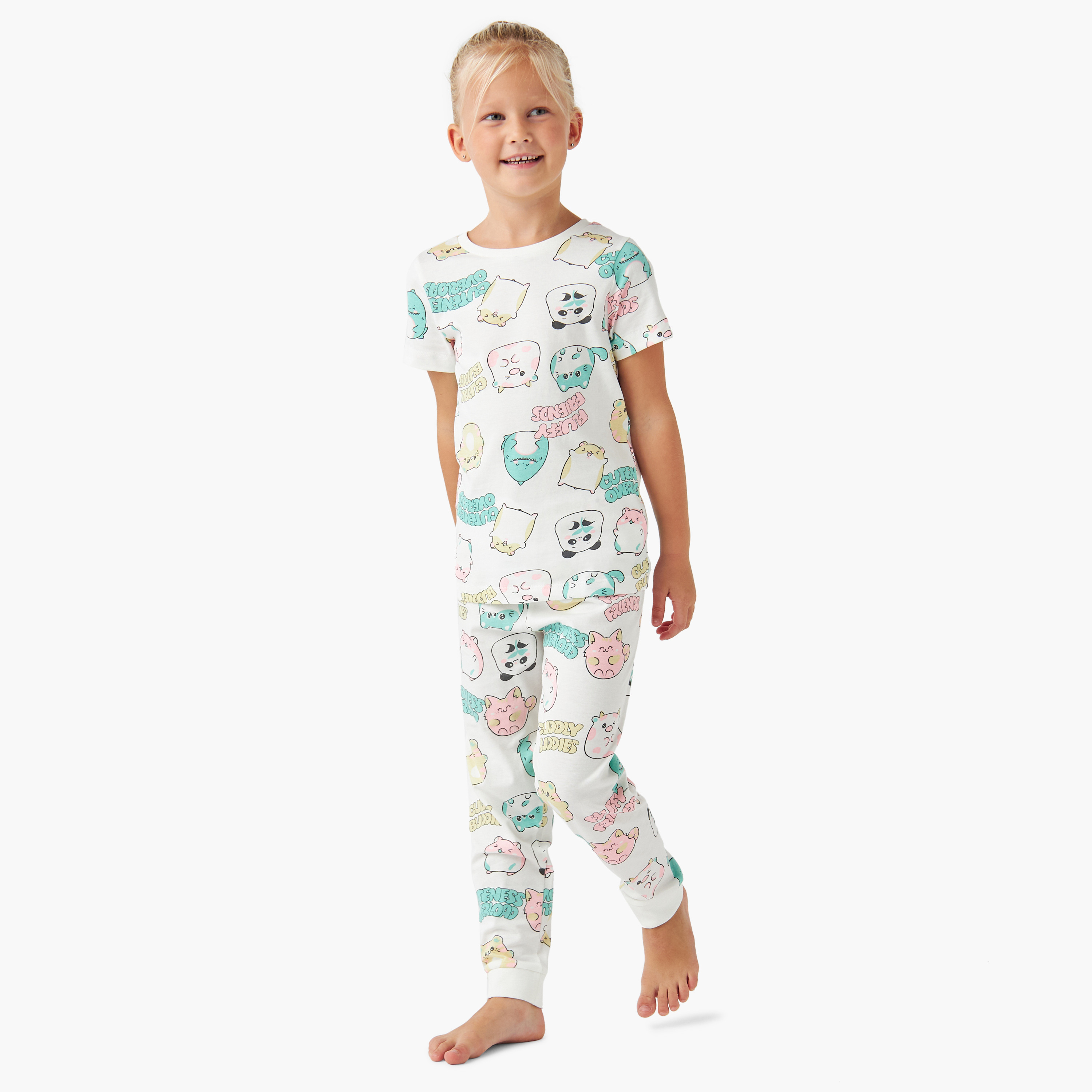 بنطلون بيجاما وتيشيرت بطبعات من جونيورز - طقم من 3 قطع-girls-clothing-nightwear-image-6