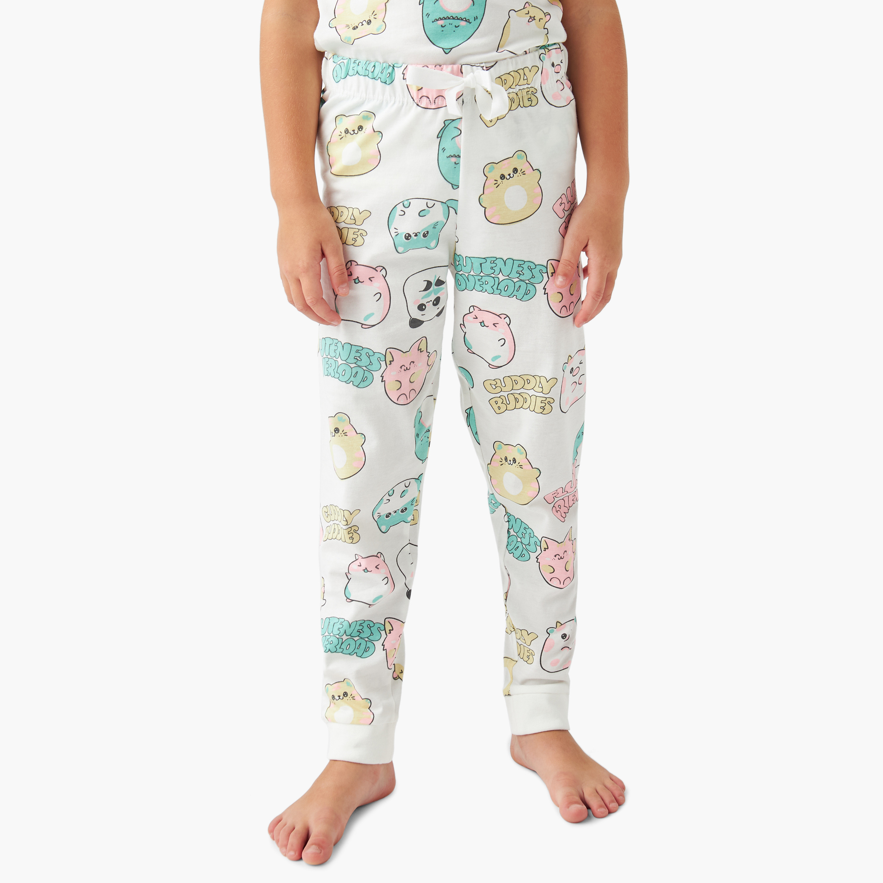 بنطلون بيجاما وتيشيرت بطبعات من جونيورز - طقم من 3 قطع-girls-clothing-nightwear-image-4