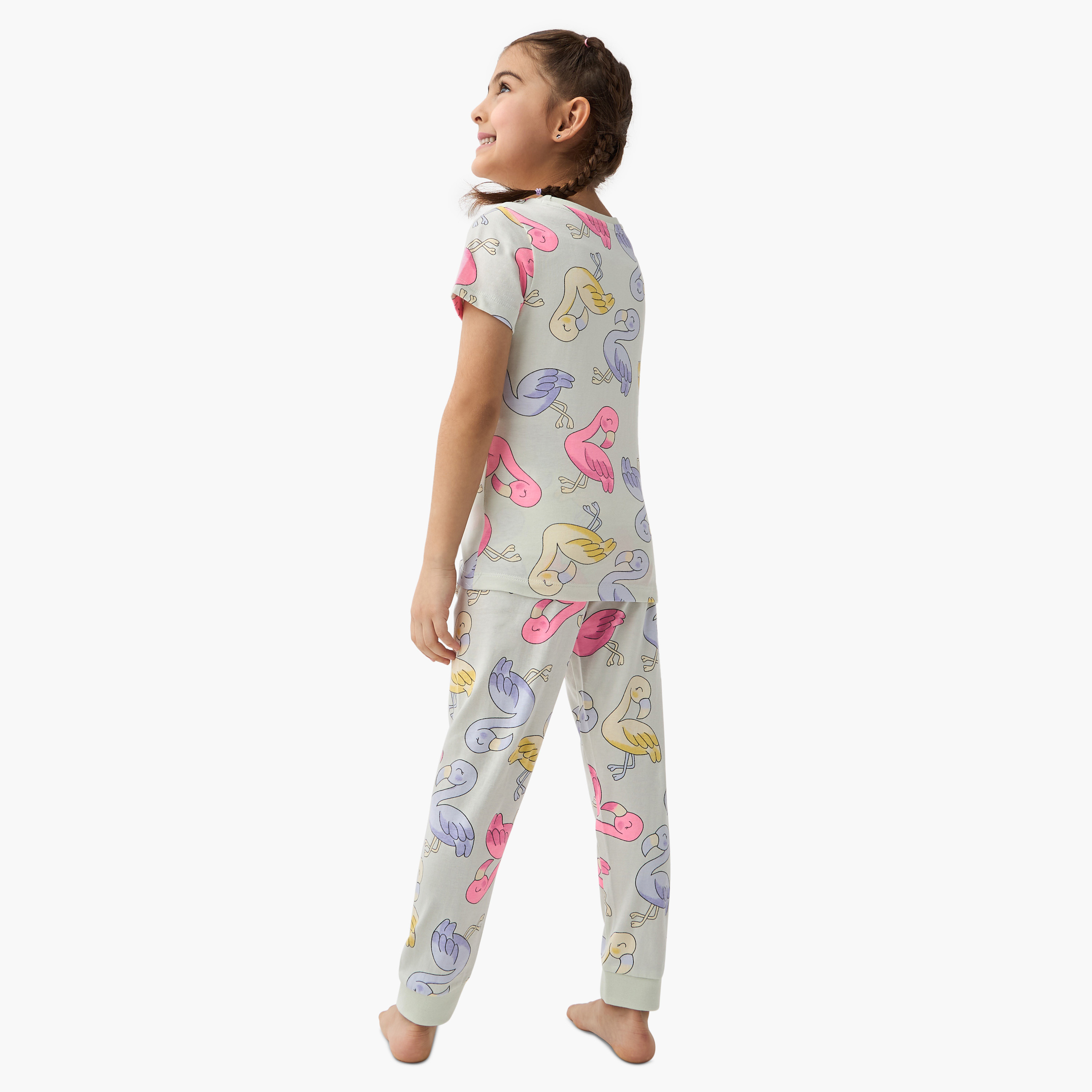 طقم بنطلون بيجاما وتيشيرت بطبعات طائر من جونيورز-girls-clothing-nightwear-image-4