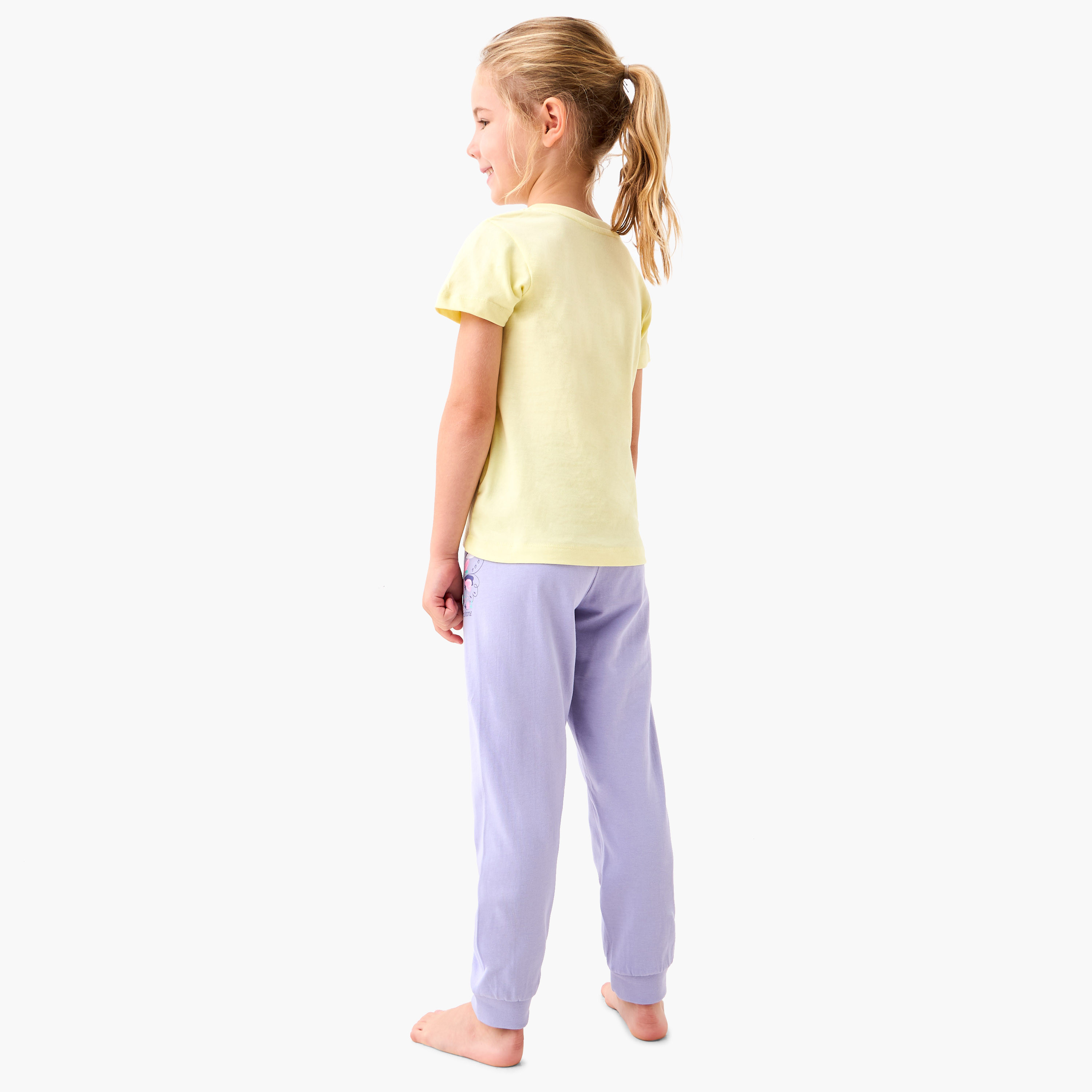طقم بنطلون بيجاما وتيشيرت بطبعات من جونيورز-girls-clothing-nightwear-image-4