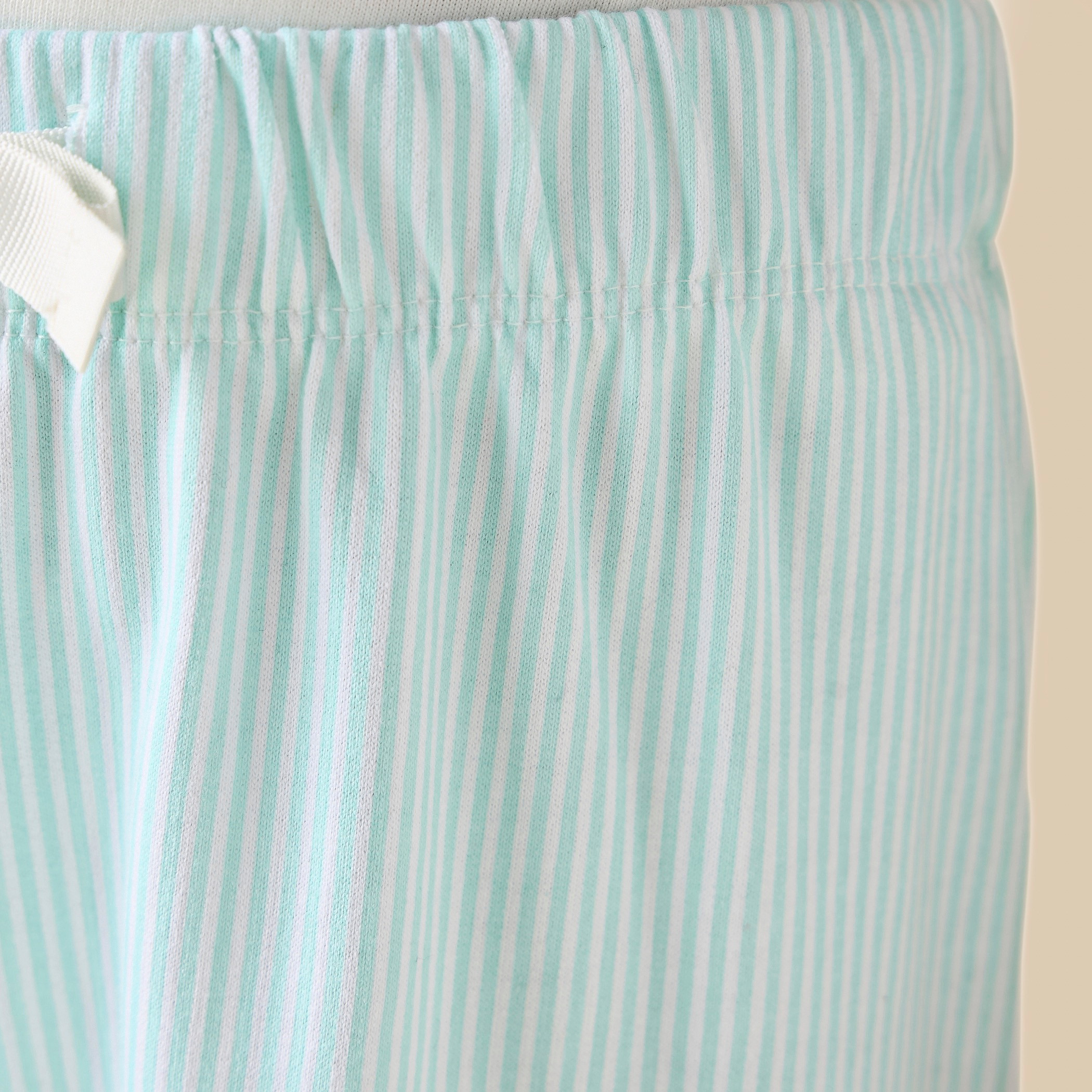 طقم بنطلون بيجاما بخصر مطاطي وتيشيرت بطبعات فراشات من جونيورز-girls-clothing-nightwear-image-7