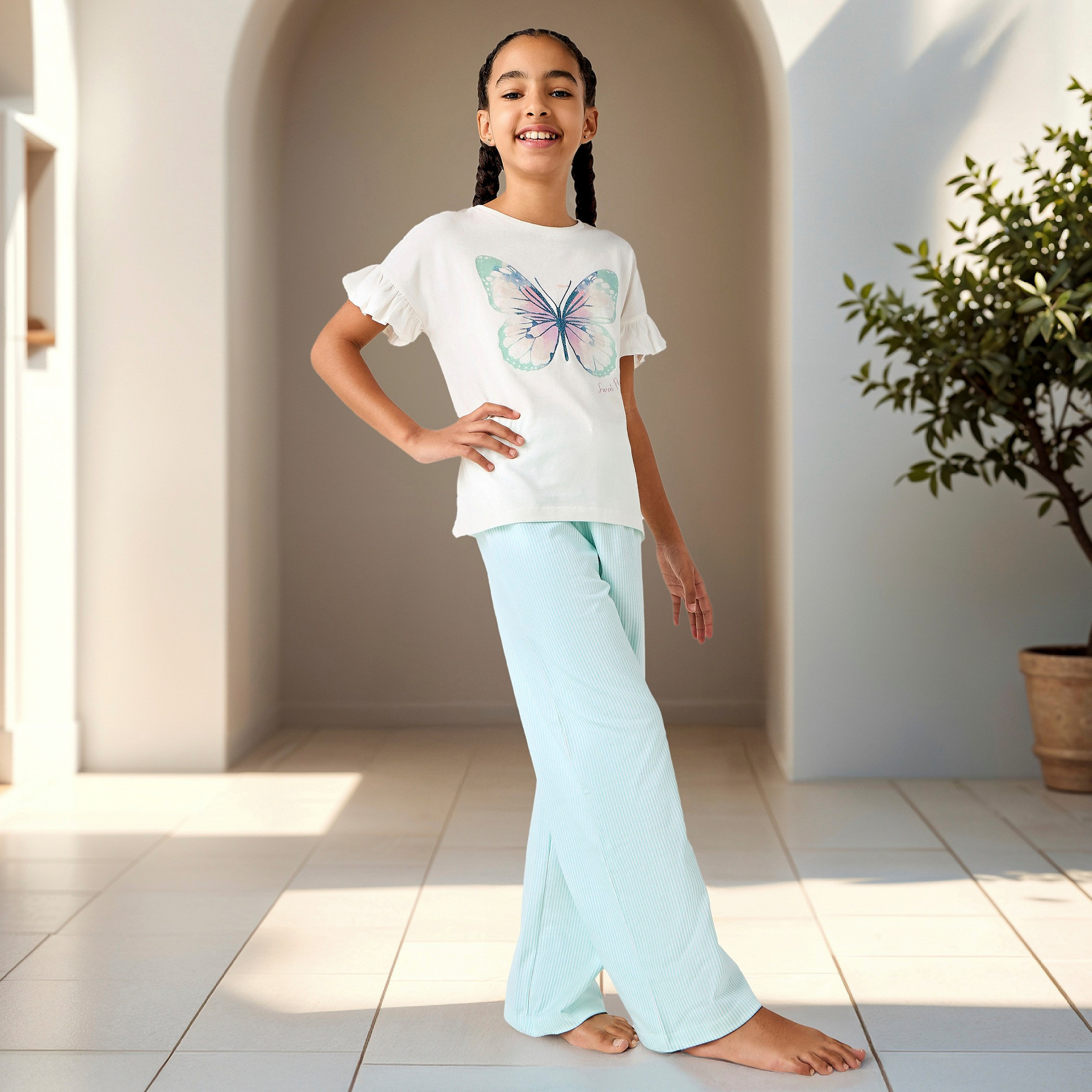 طقم بنطلون بيجاما بخصر مطاطي وتيشيرت بطبعات فراشات من جونيورز-girls-clothing-nightwear-image-8