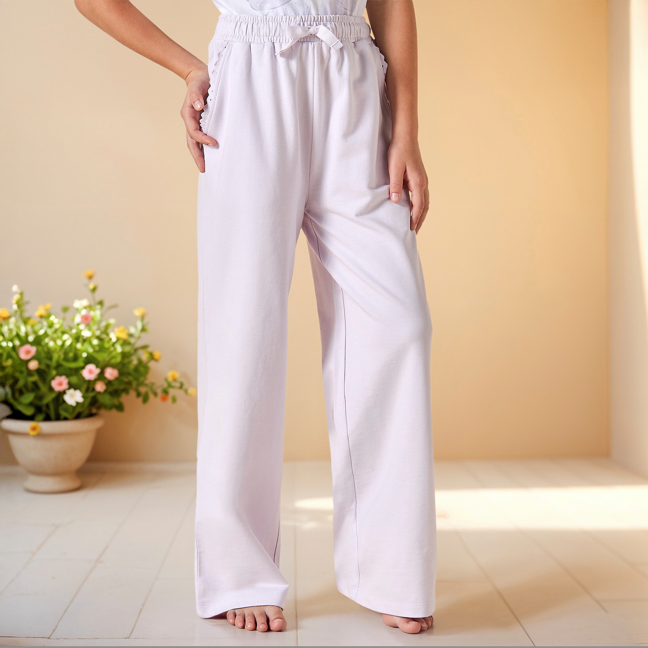 طقم بنطلون بيجاما وتيشيرت بطبعات من جونيورز-girls-clothing-nightwear-image-3