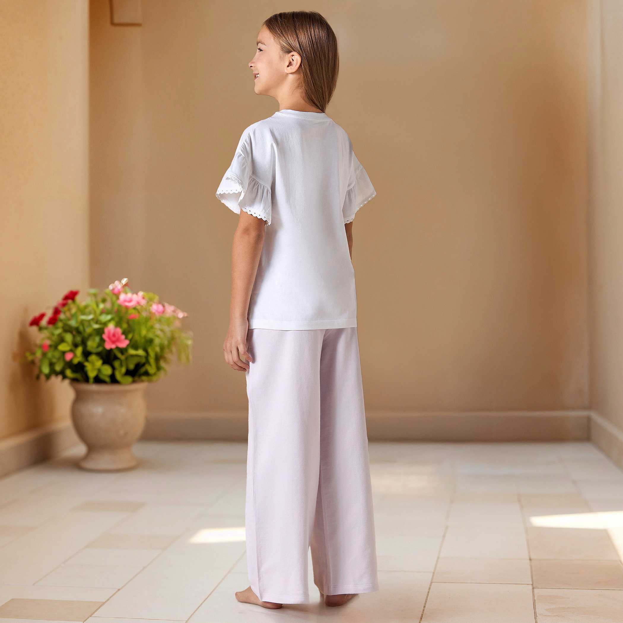 طقم بنطلون بيجاما وتيشيرت بطبعات من جونيورز-girls-clothing-nightwear-image-4