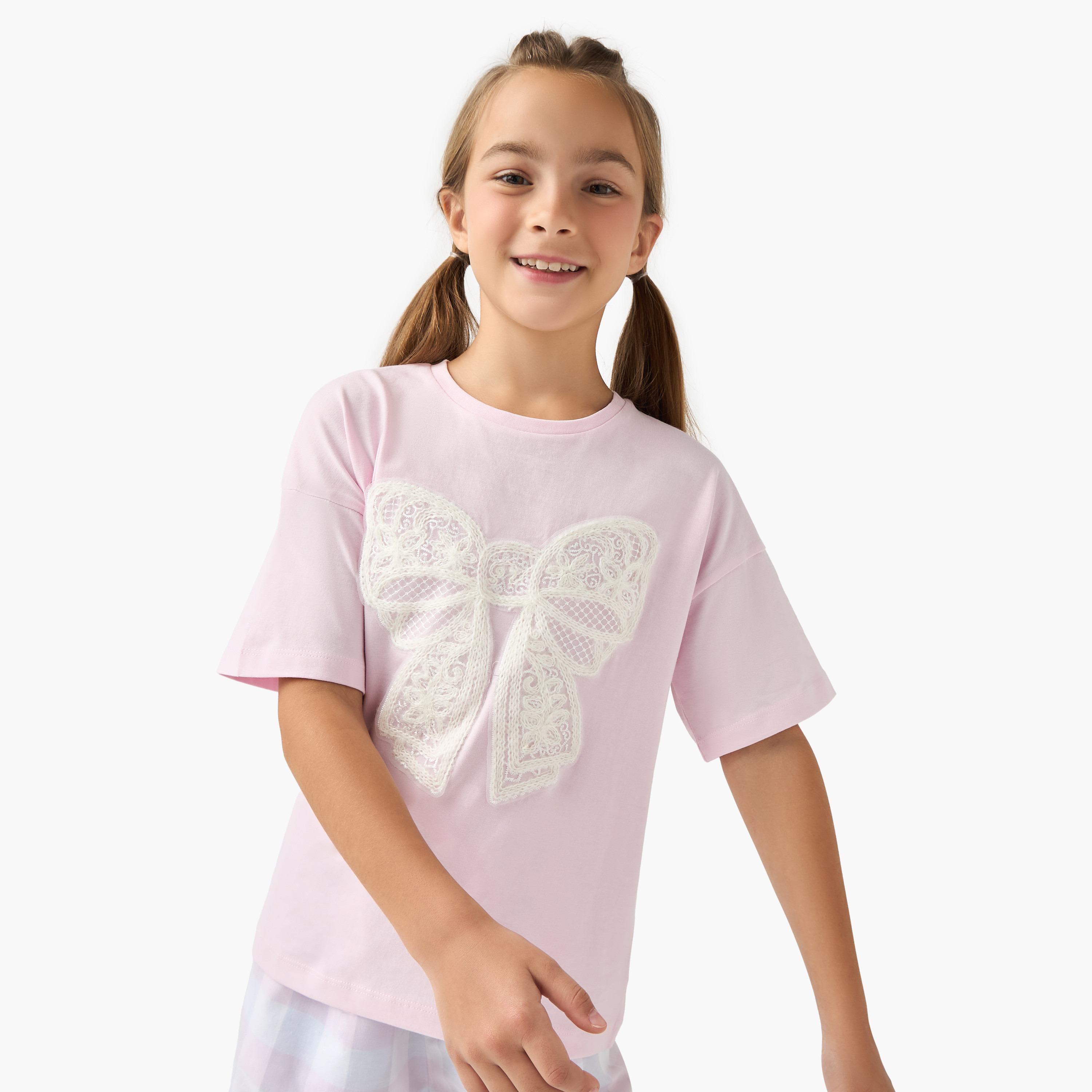 طقم بنطلون بيجاما كاروهات وتيشيرت بزينة فيونكة من جونيورز-girls-clothing-nightwear-image-2
