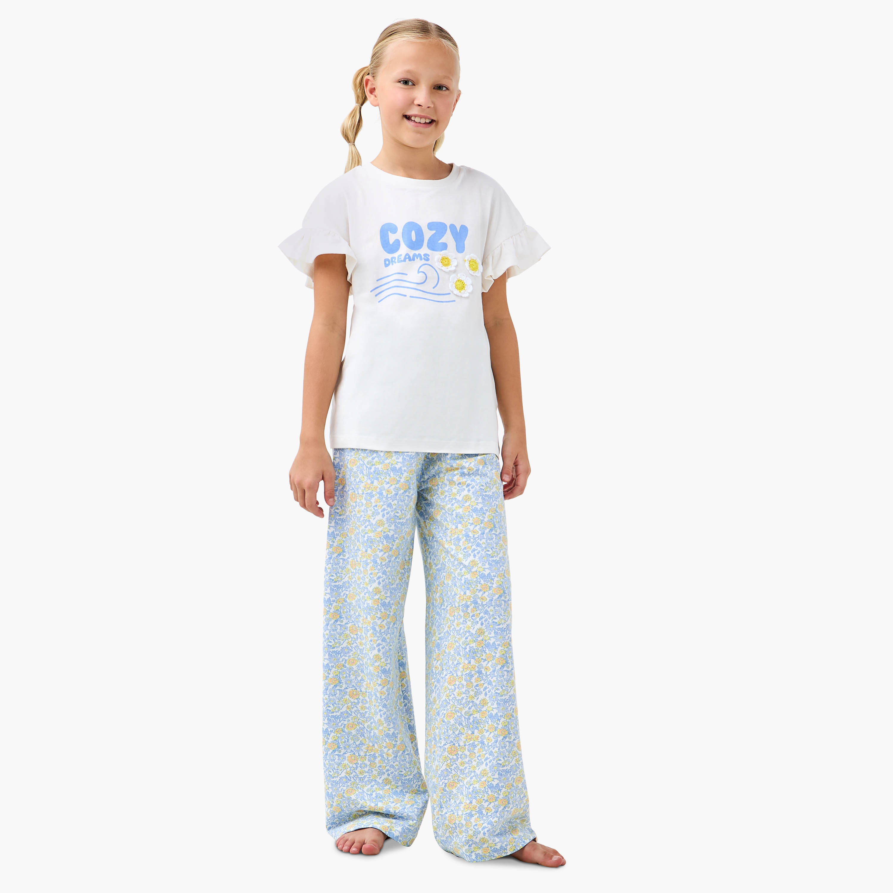 طقم بنطلون بيجاما وتيشيرت بطبعات من جونيورز-girls-clothing-nightwear-image-1