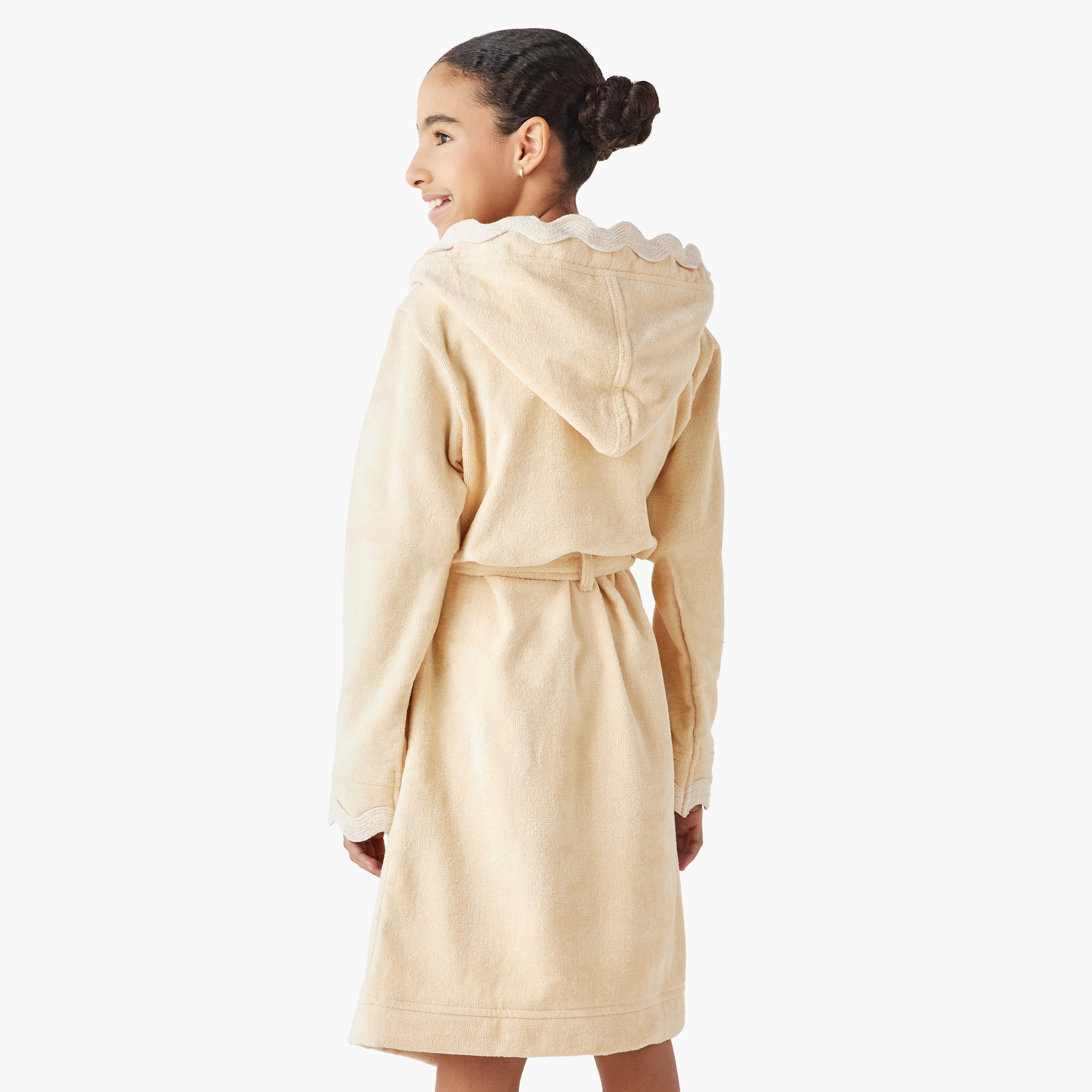 روب حمام سادة بقبعة وجيوب ورباط من جونيورز-girls-clothing-nightwear-image-3