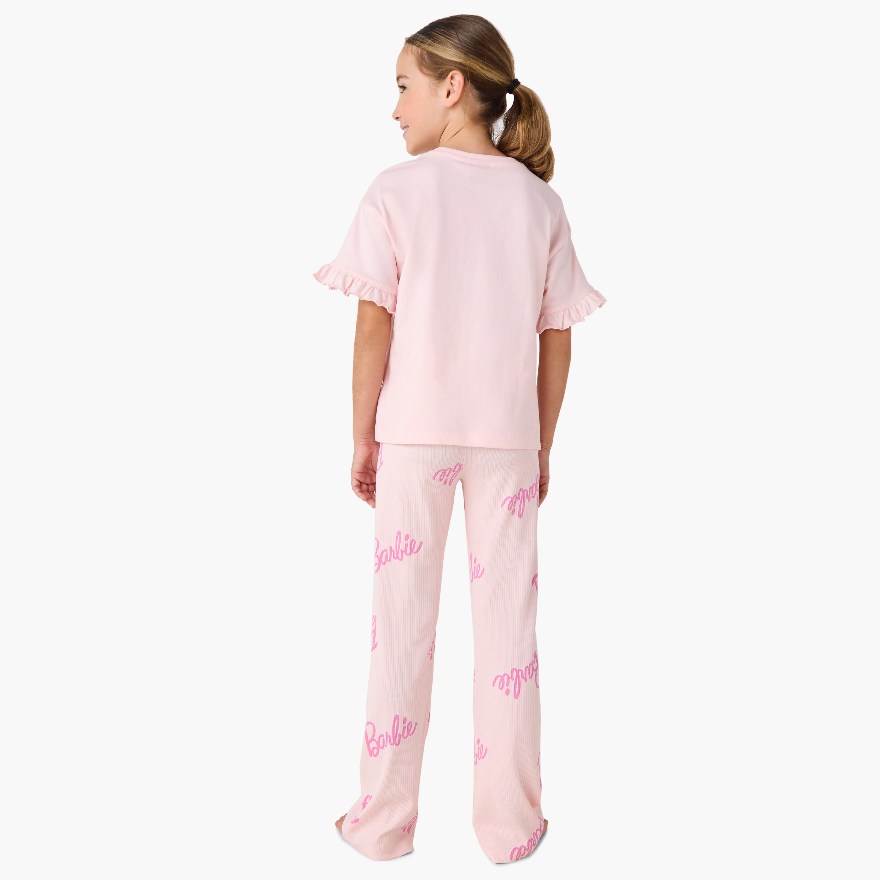 طقم بنطلون بيجاما وبلوزة بطبعات باربي-girls-clothing-nightwear-image-4