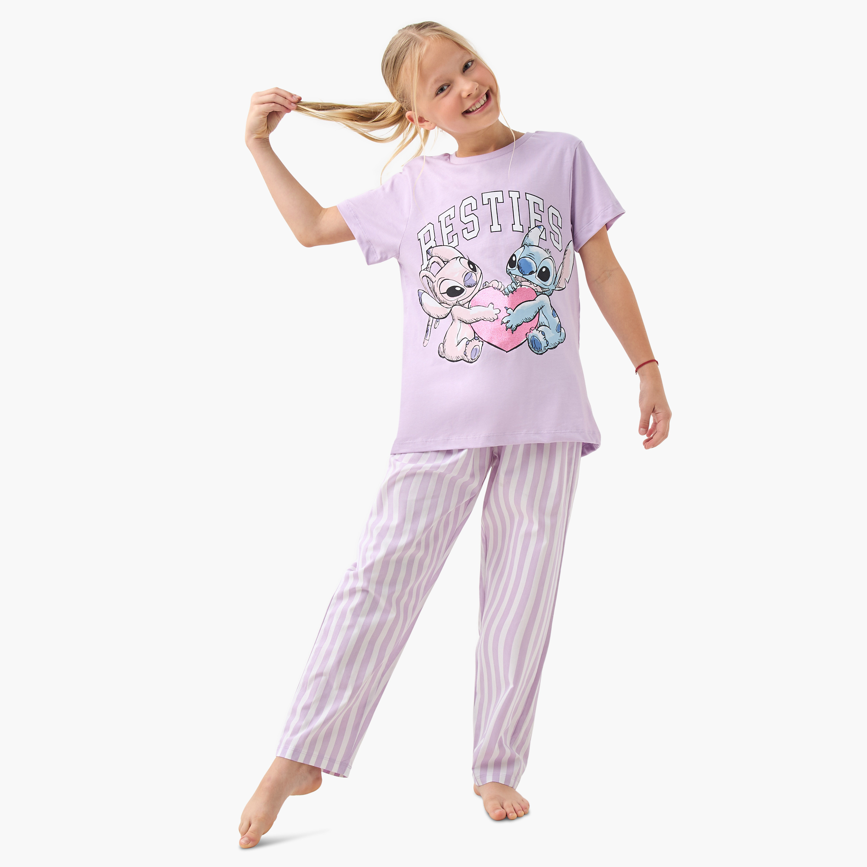 طقم بنطلون بيجاما وتيشيرت بطبعات من ديزني-girls-clothing-nightwear-image-1