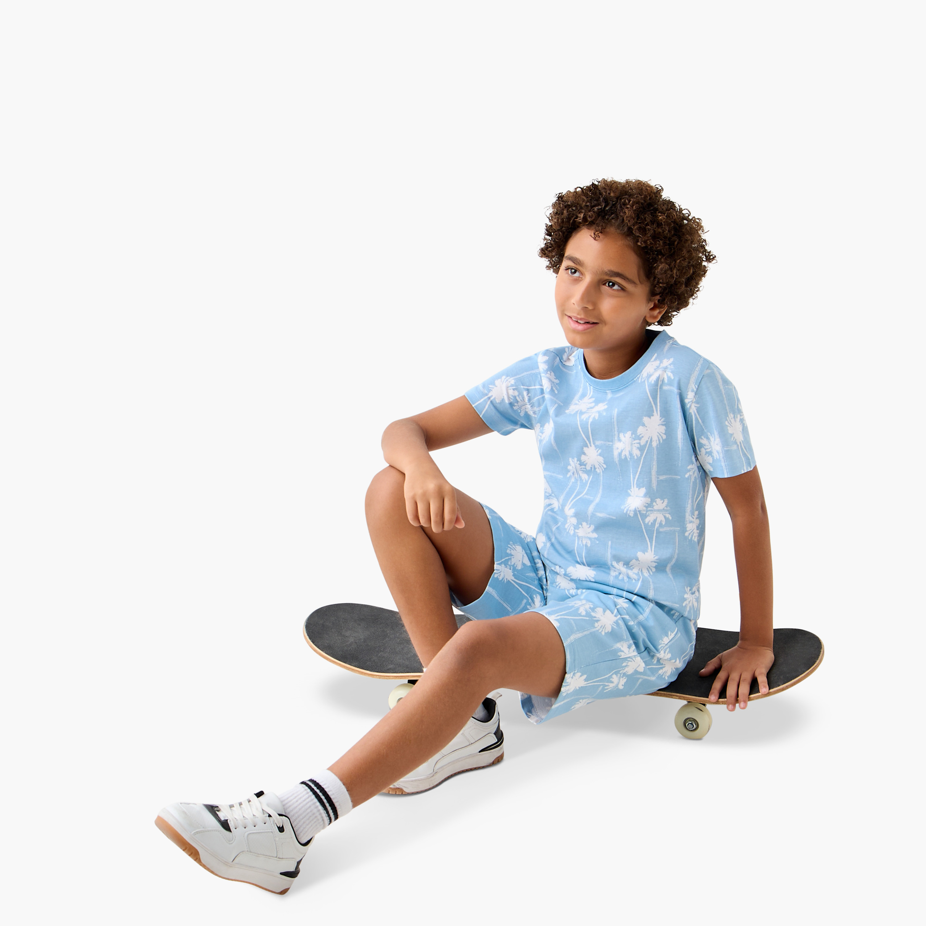 تيشيرت بياقة ضيقة وطبعات وأكمام قصيرة من جونيورز-boys-clothing-tshirtsandpolos-image-2