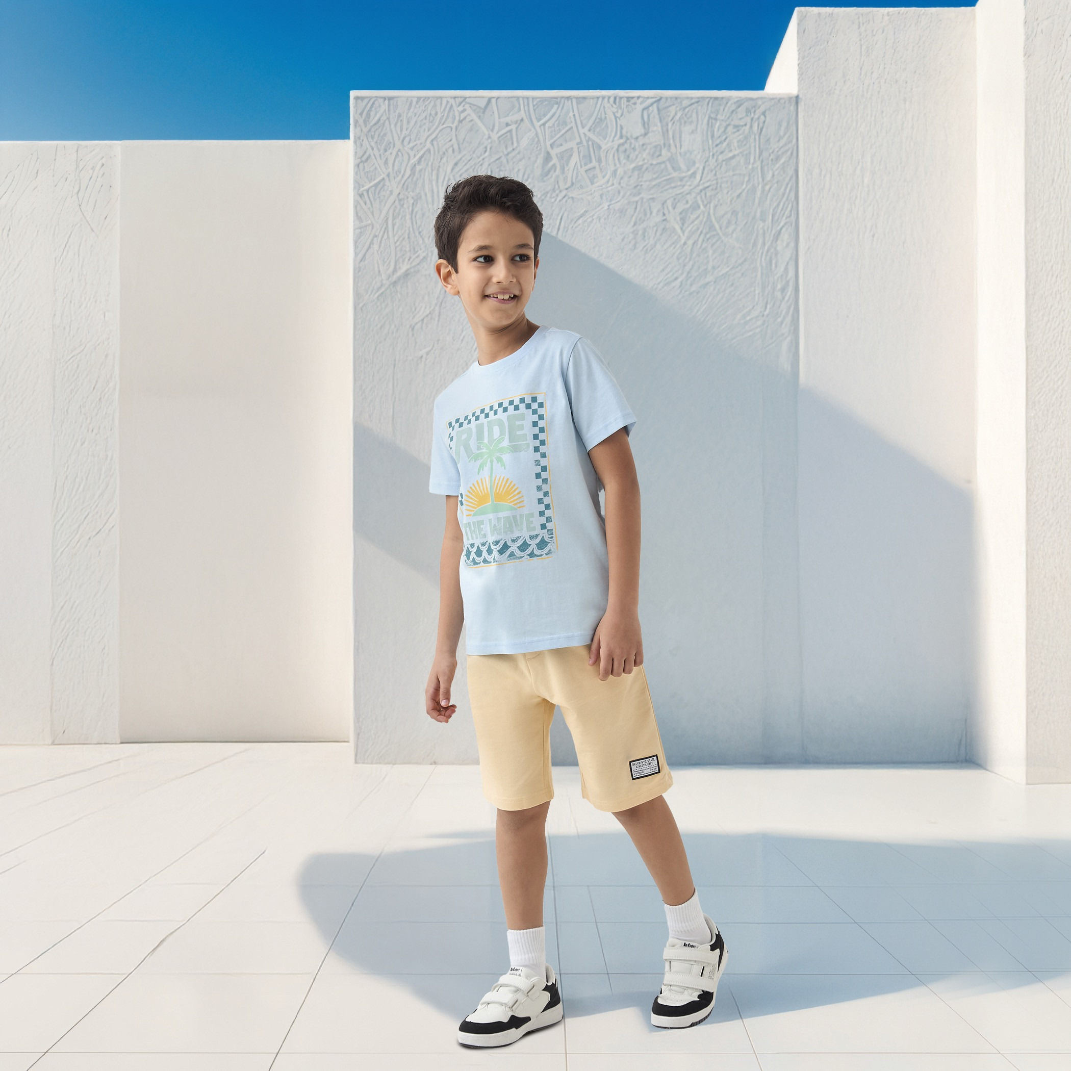 تيشيرت بطبعات جرافيك وأكمام قصيرة من جونيورز-boys-clothing-tshirtsandpolos-image-2