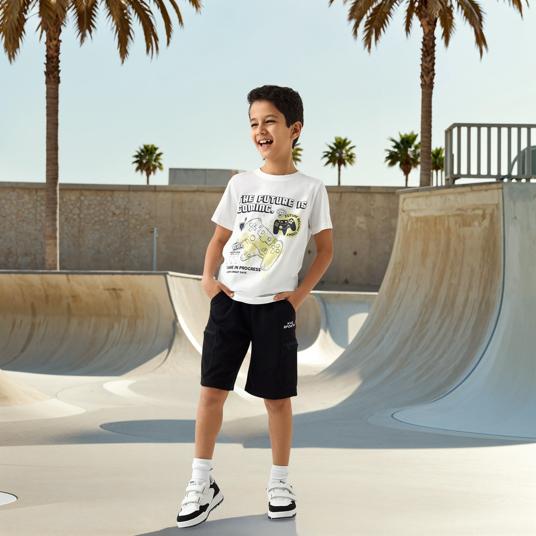تيشيرت بياقة ضيقة وأكمام قصيرة وطبعات من جونيورز-boys-clothing-tshirtsandpolos-image-2