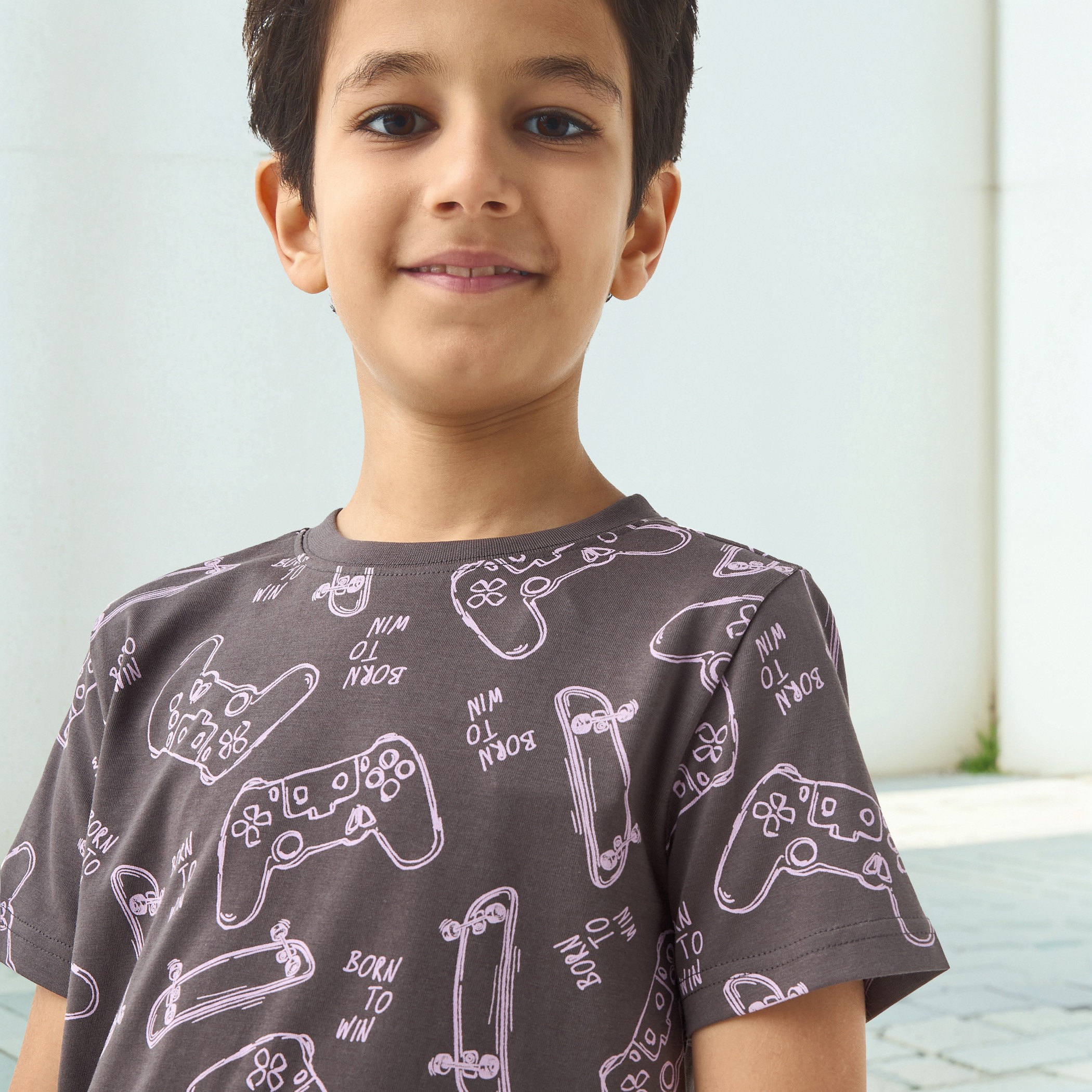 تيشيرت بياقة مستديرة وأكمام قصيرة وطبعات ألعاب من جونيورز-boys-clothing-tshirtsandpolos-image-4