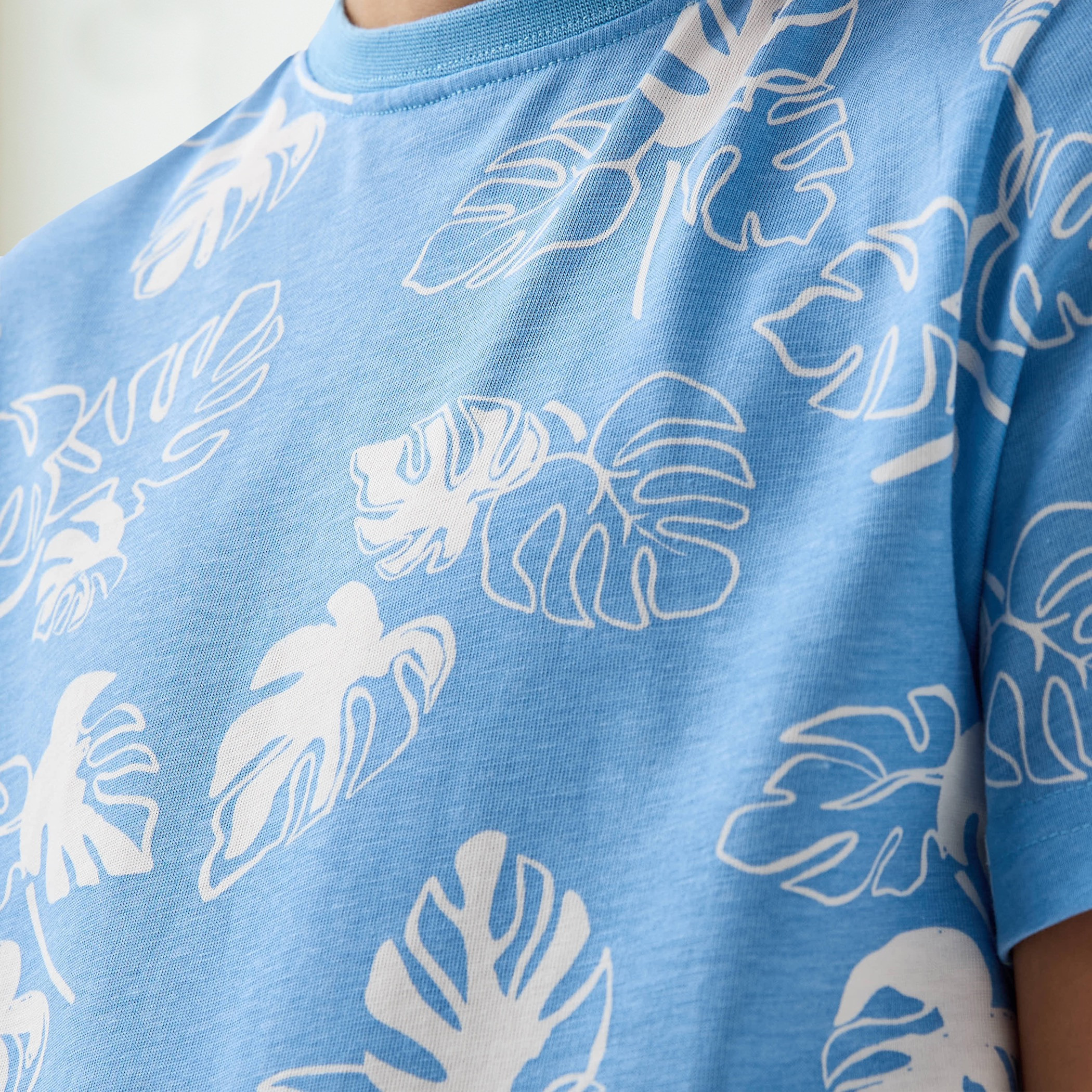 تيشيرت بطبعات أوراق شجر وأكمام قصيرة من جونيورز-boys-clothing-tshirtsandpolos-image-5