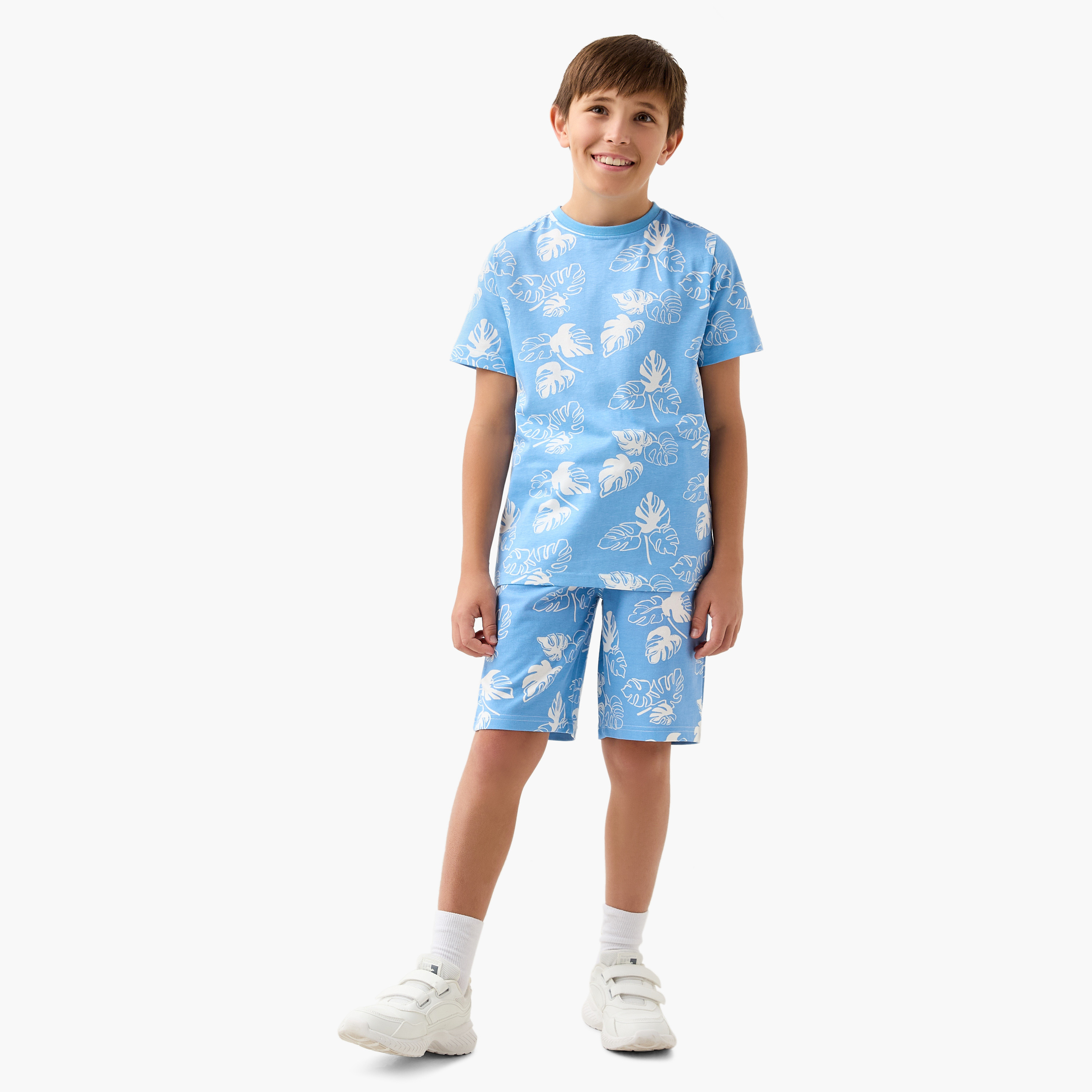 تيشيرت بطبعات أوراق وأكمام قصيرة من جونيورز-boys-clothing-tshirtsandpolos-image-2
